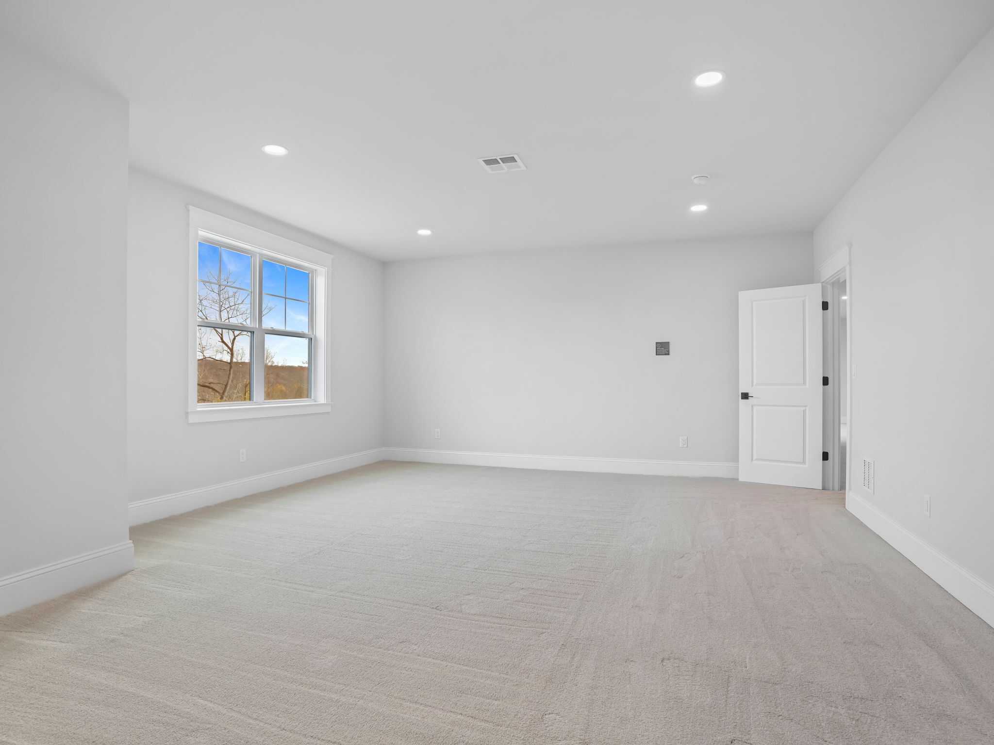 Southbury, Connecticut, 06488, United States, 4 Bedrooms Bedrooms, ,4 BathroomsBathrooms,Residential,Active,1988444