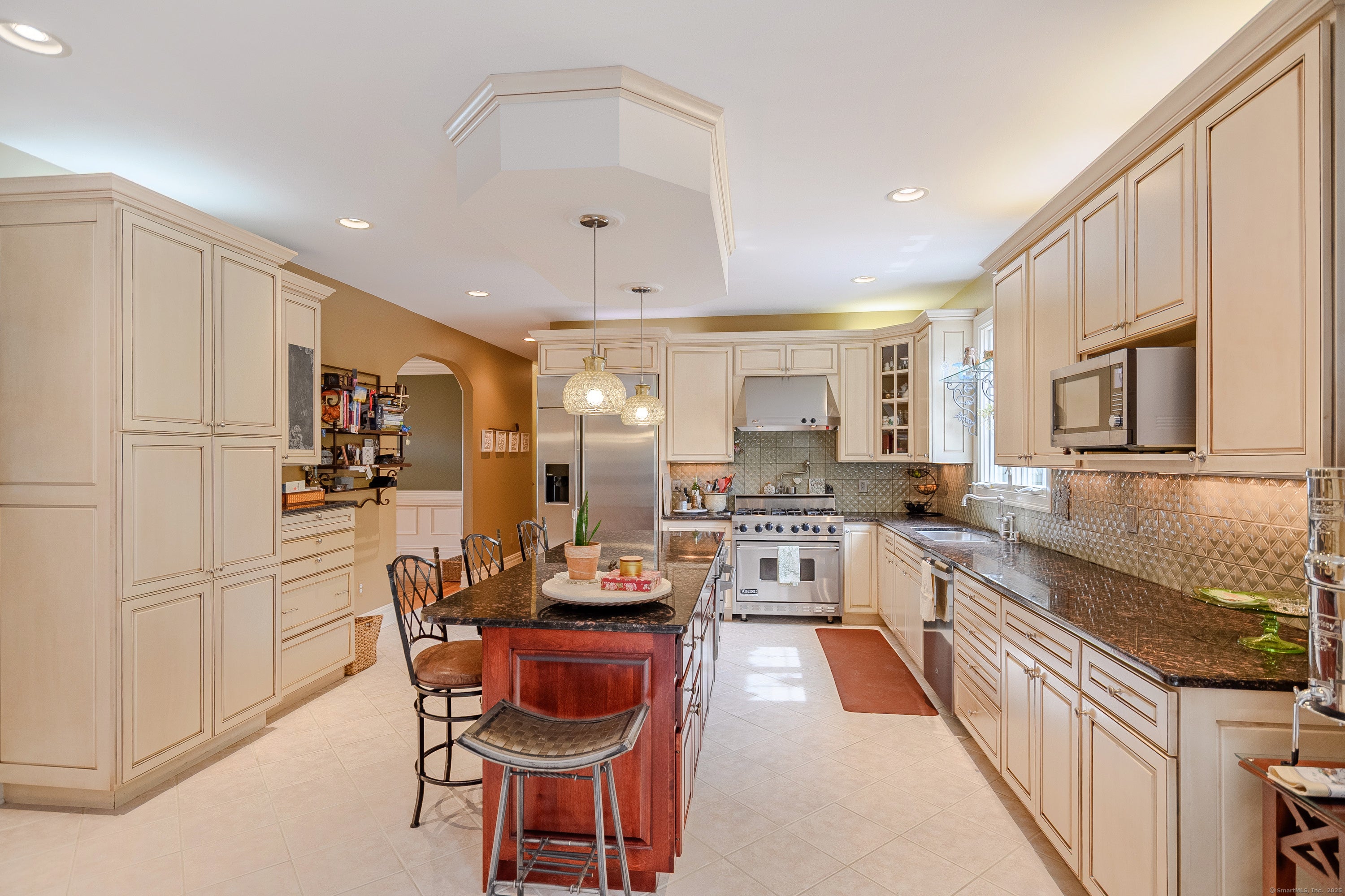 Newtown, Connecticut, 06482, United States, 4 Bedrooms Bedrooms, ,4 BathroomsBathrooms,Residential,Active,1934769