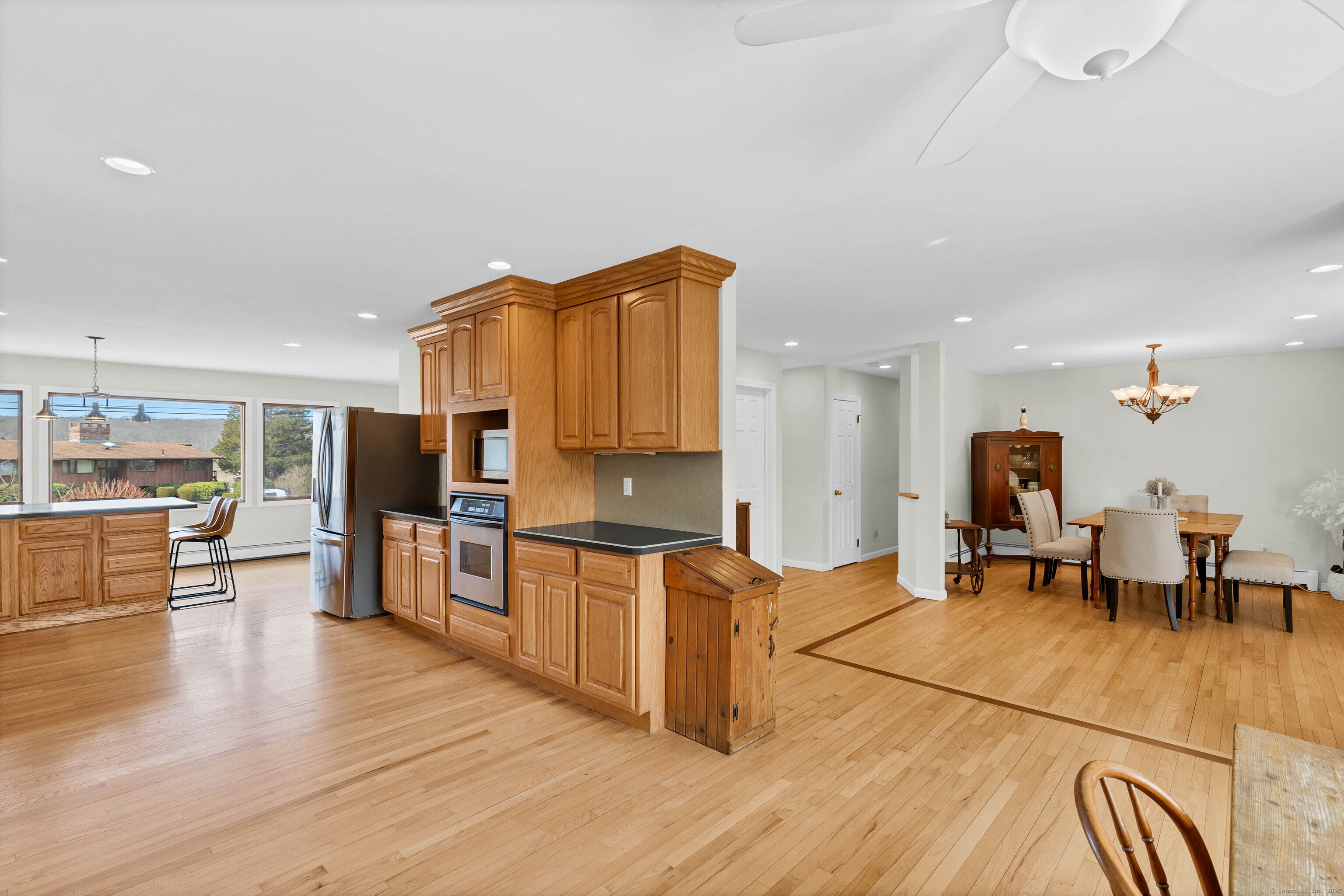 Groton, Connecticut, 06340, United States, 5 Bedrooms Bedrooms, ,5 BathroomsBathrooms,Residential,Active,1849560