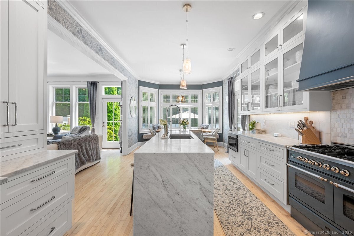 Clinton, Connecticut, 06413, United States, 5 Bedrooms Bedrooms, ,4 BathroomsBathrooms,Residential,Active,1936123