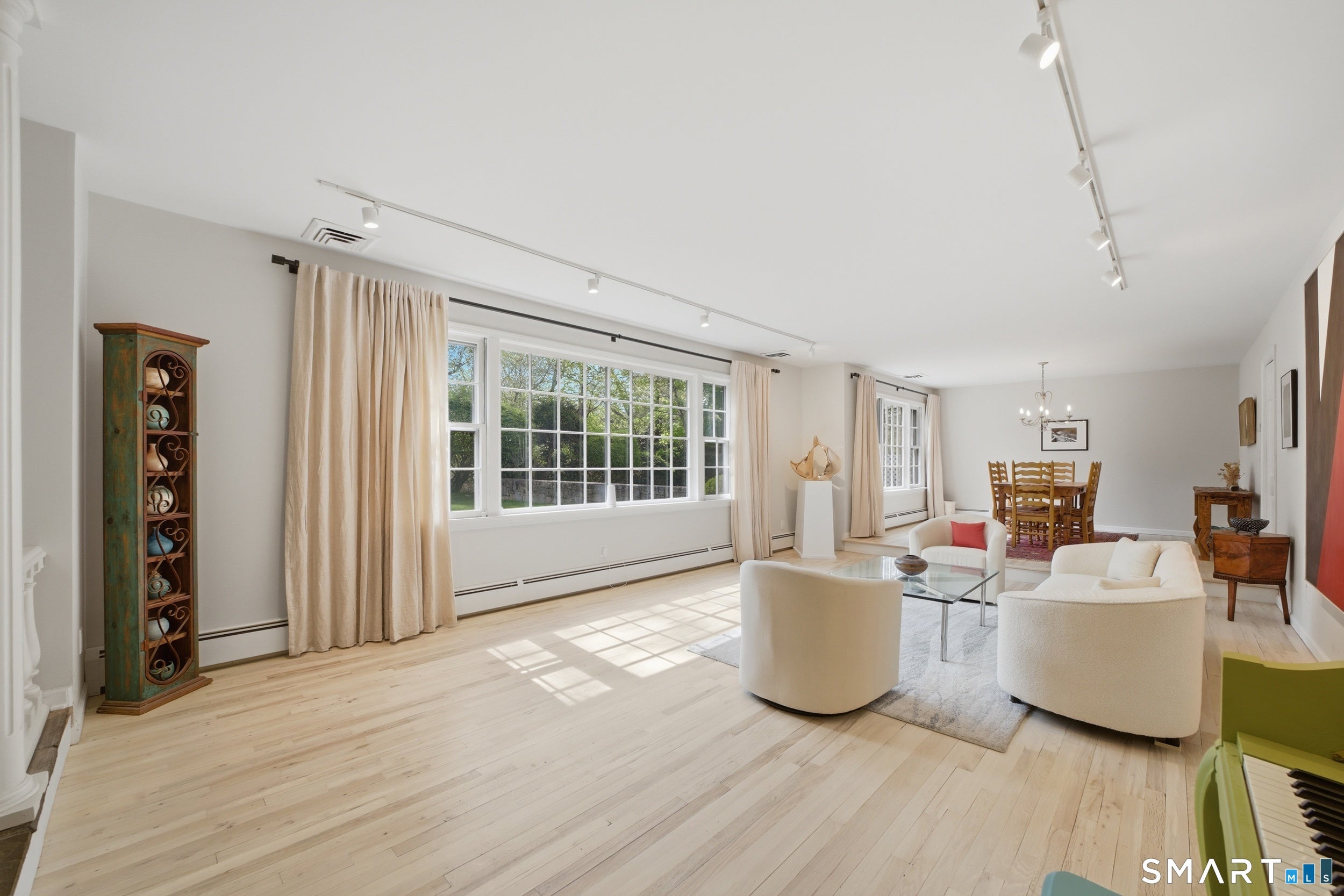 Stamford, Connecticut, 06902, United States, 4 Bedrooms Bedrooms, ,4 BathroomsBathrooms,Residential,Active,2042685