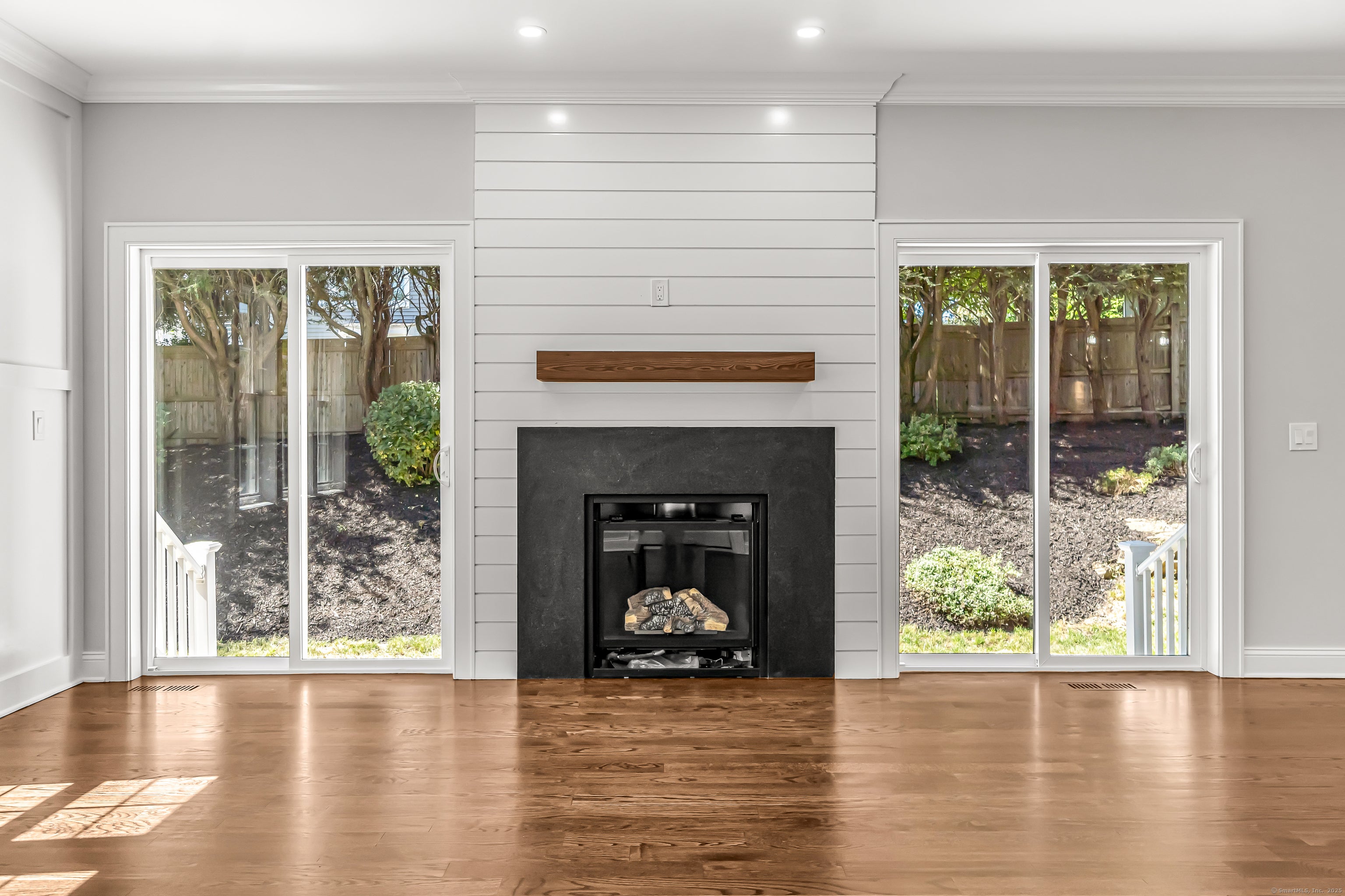 Fairfield, Connecticut, 06890, United States, 4 Bedrooms Bedrooms, ,3 BathroomsBathrooms,Residential,Active,2009390