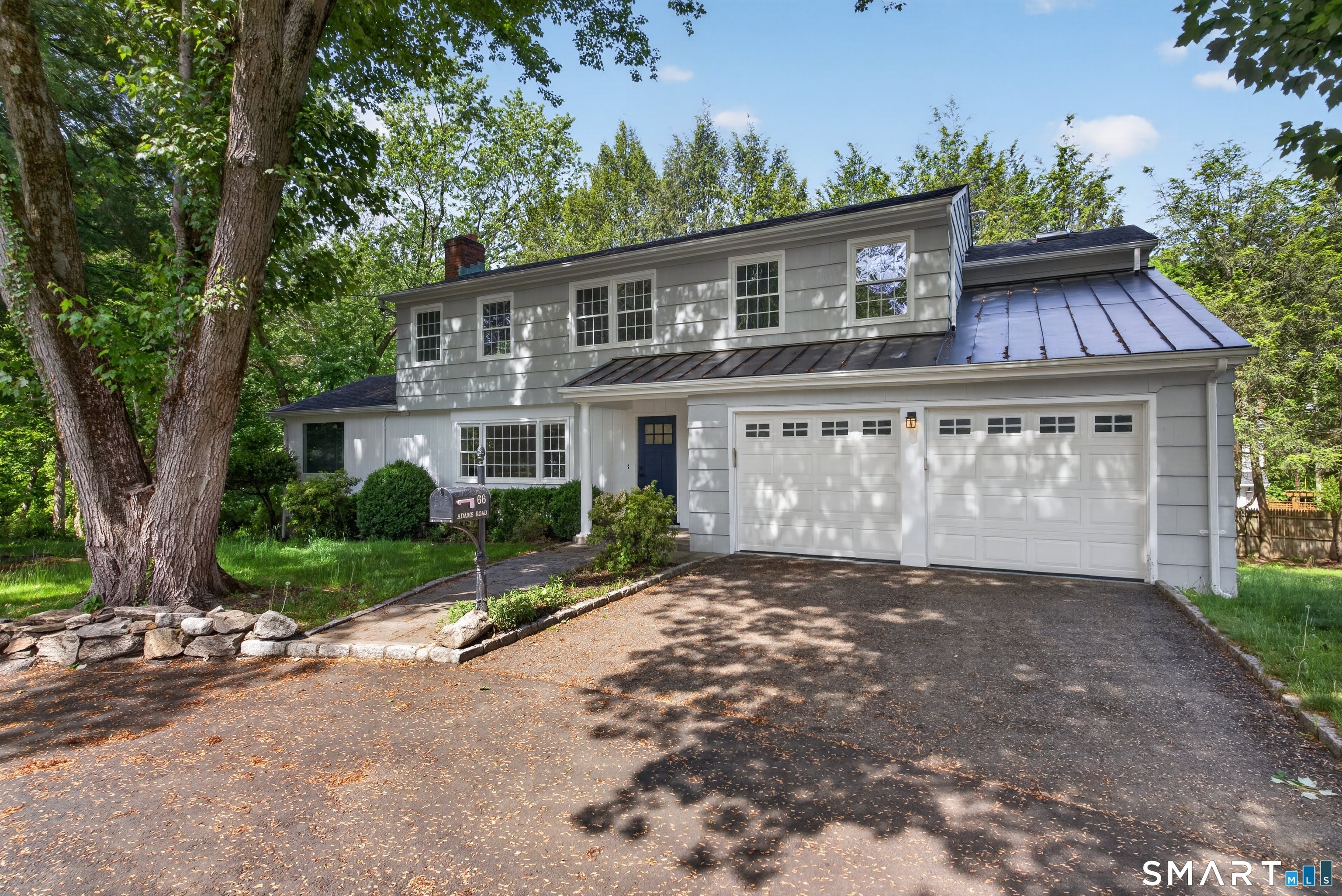 Fairfield, Connecticut, 06824, United States, 5 Bedrooms Bedrooms, ,4 BathroomsBathrooms,Residential,Active,2052052