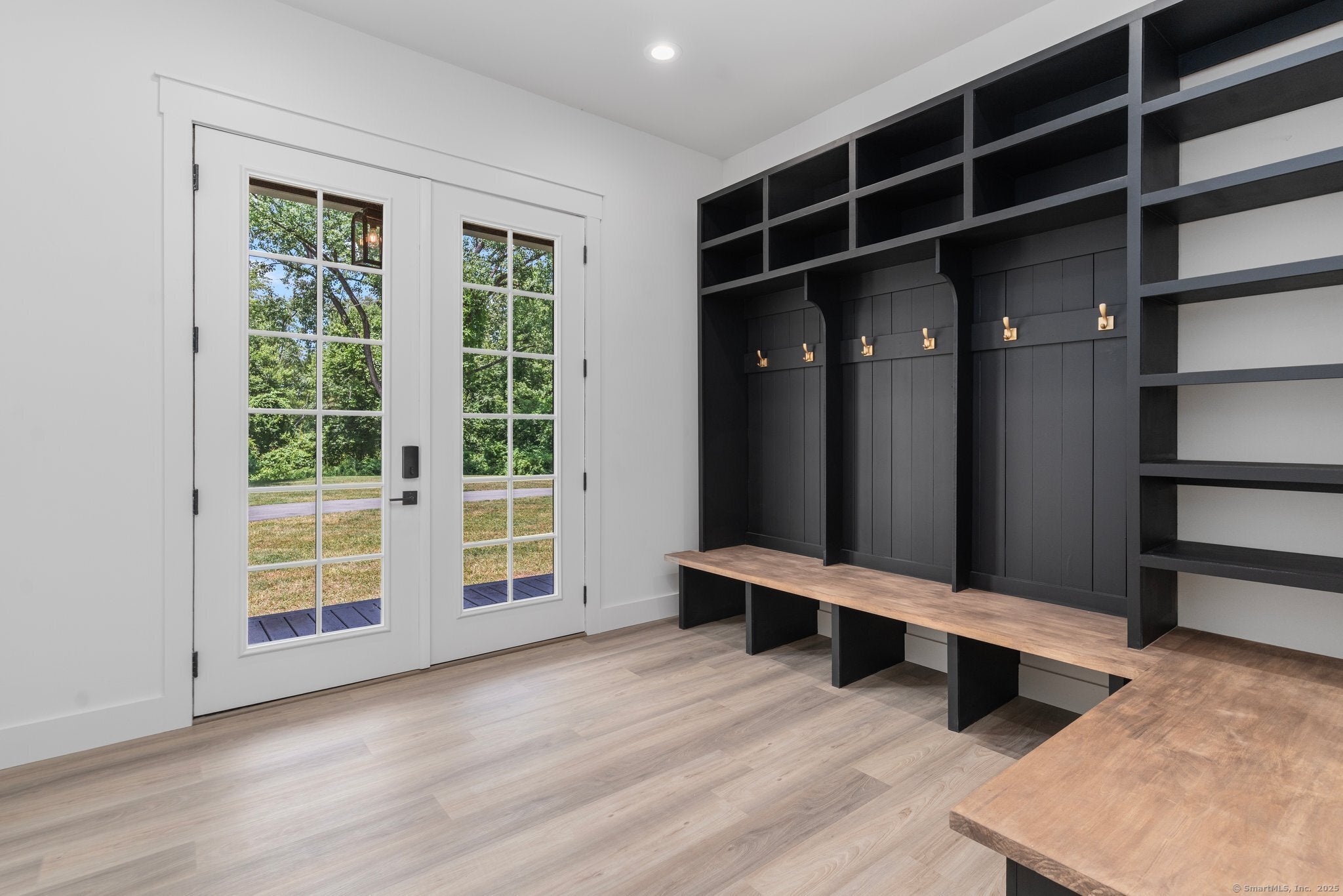 Pomfret, Connecticut, 06259, United States, 4 Bedrooms Bedrooms, ,6 BathroomsBathrooms,Residential,Active,1880189