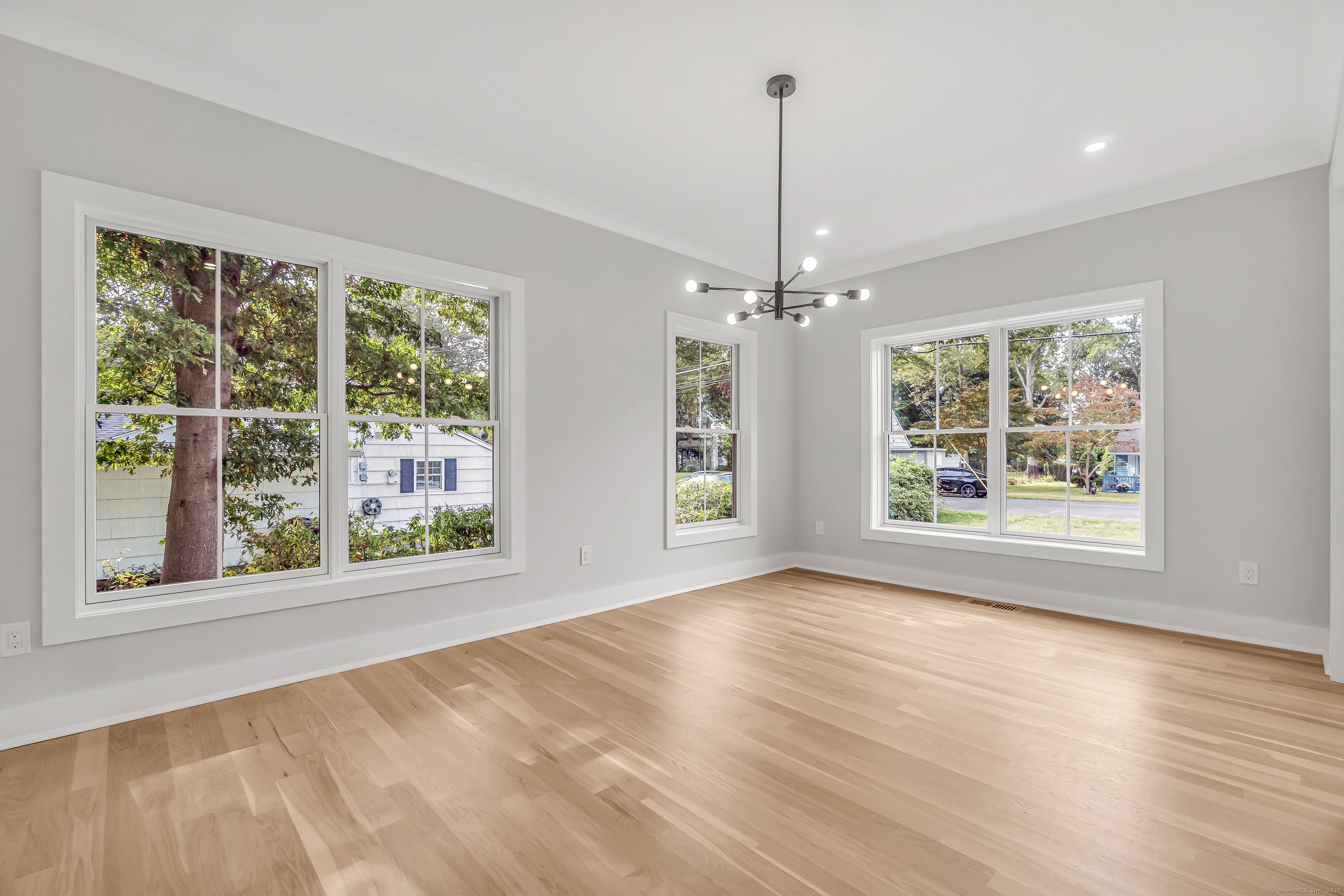 Fairfield, Connecticut, 06825, United States, 4 Bedrooms Bedrooms, ,5 BathroomsBathrooms,Residential,Active,1953660