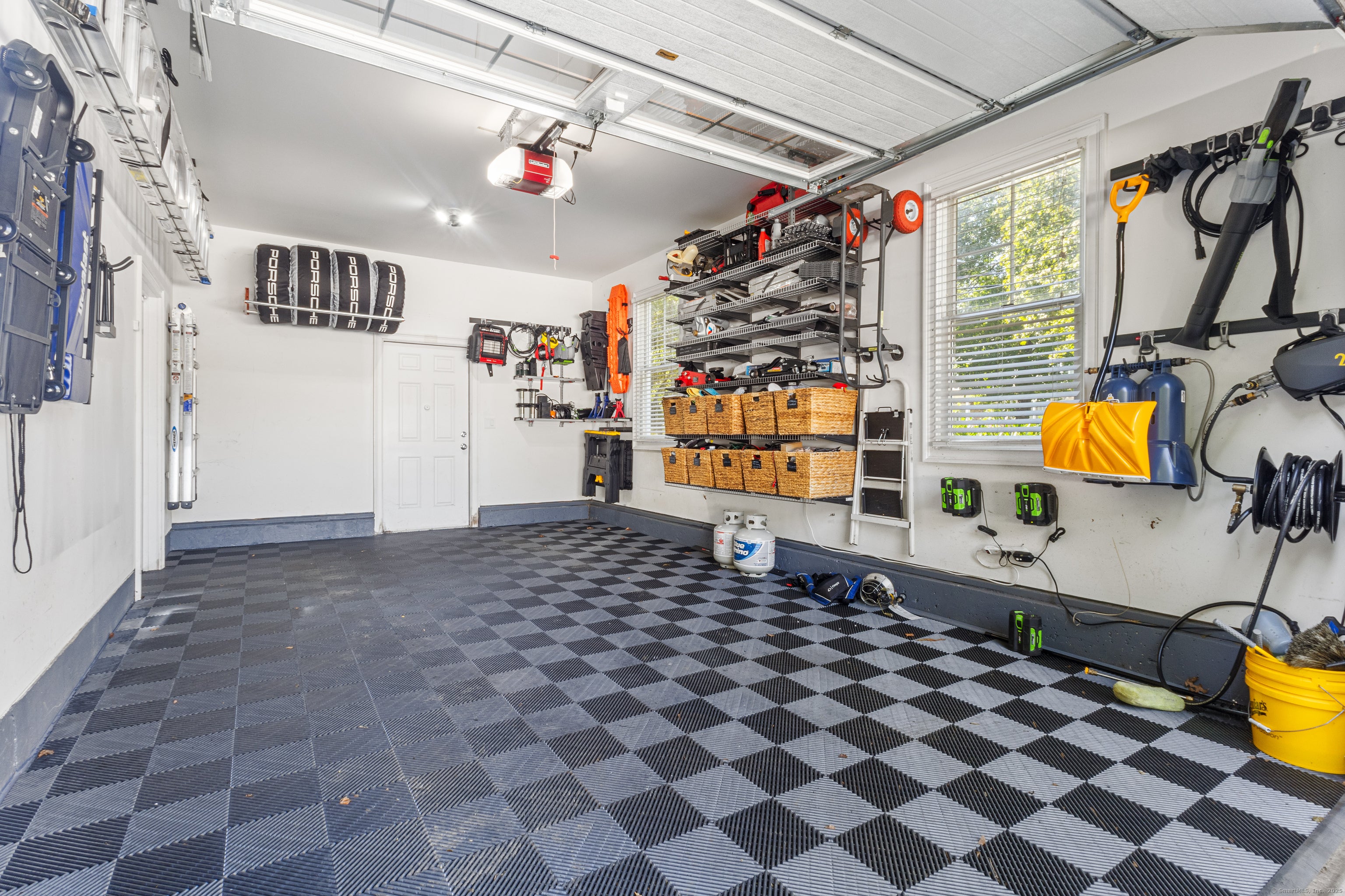 Waterford, Connecticut, 06385, United States, 4 Bedrooms Bedrooms, ,6 BathroomsBathrooms,Residential,Active,1963254