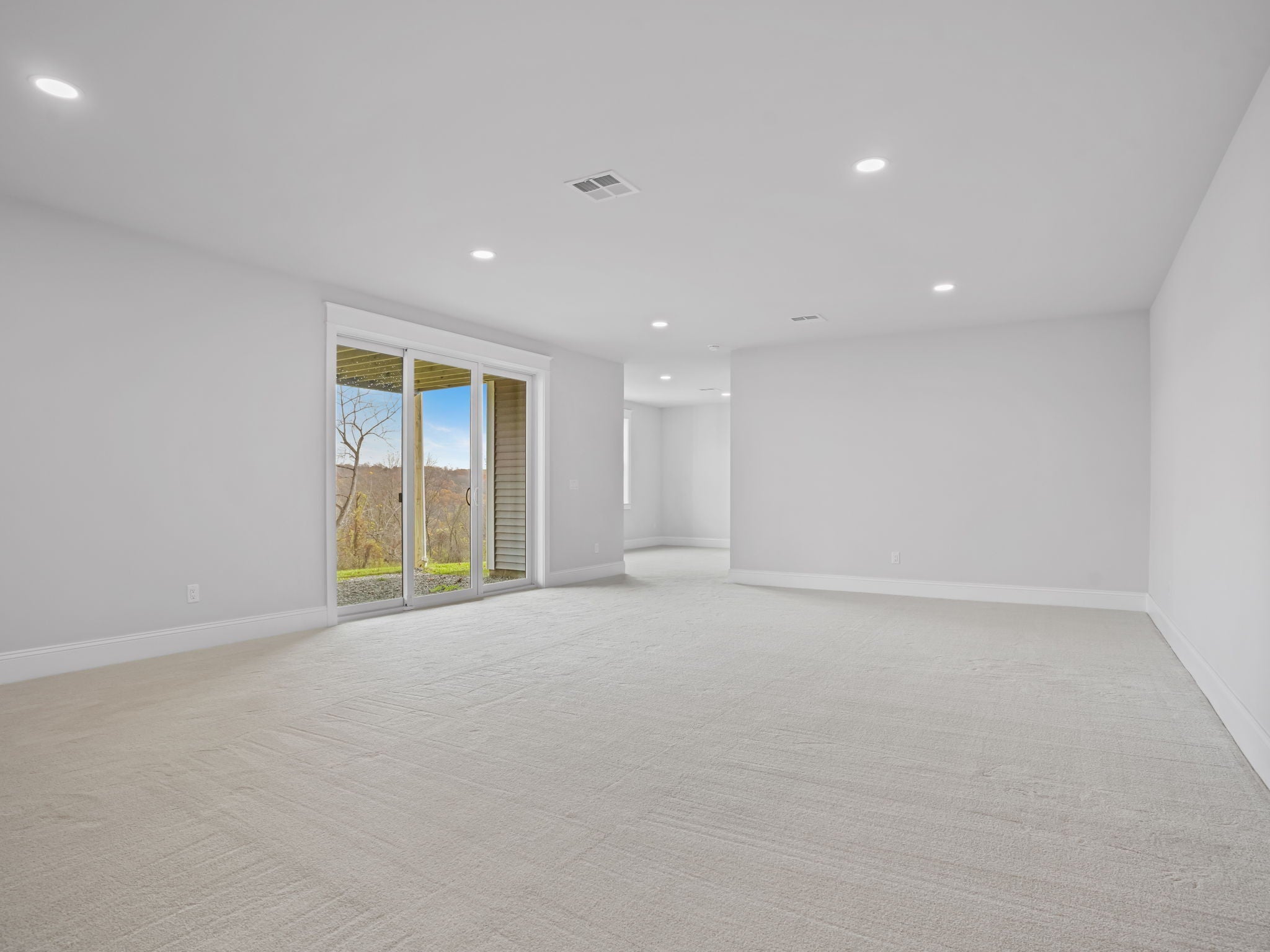 Southbury, Connecticut, 06488, United States, 4 Bedrooms Bedrooms, ,4 BathroomsBathrooms,Residential,Active,1988444