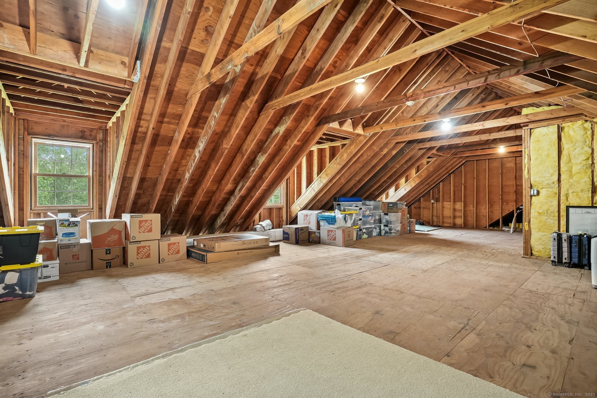 Woodbridge, Connecticut, 06525, United States, 4 Bedrooms Bedrooms, ,5 BathroomsBathrooms,Residential,Active,1849525