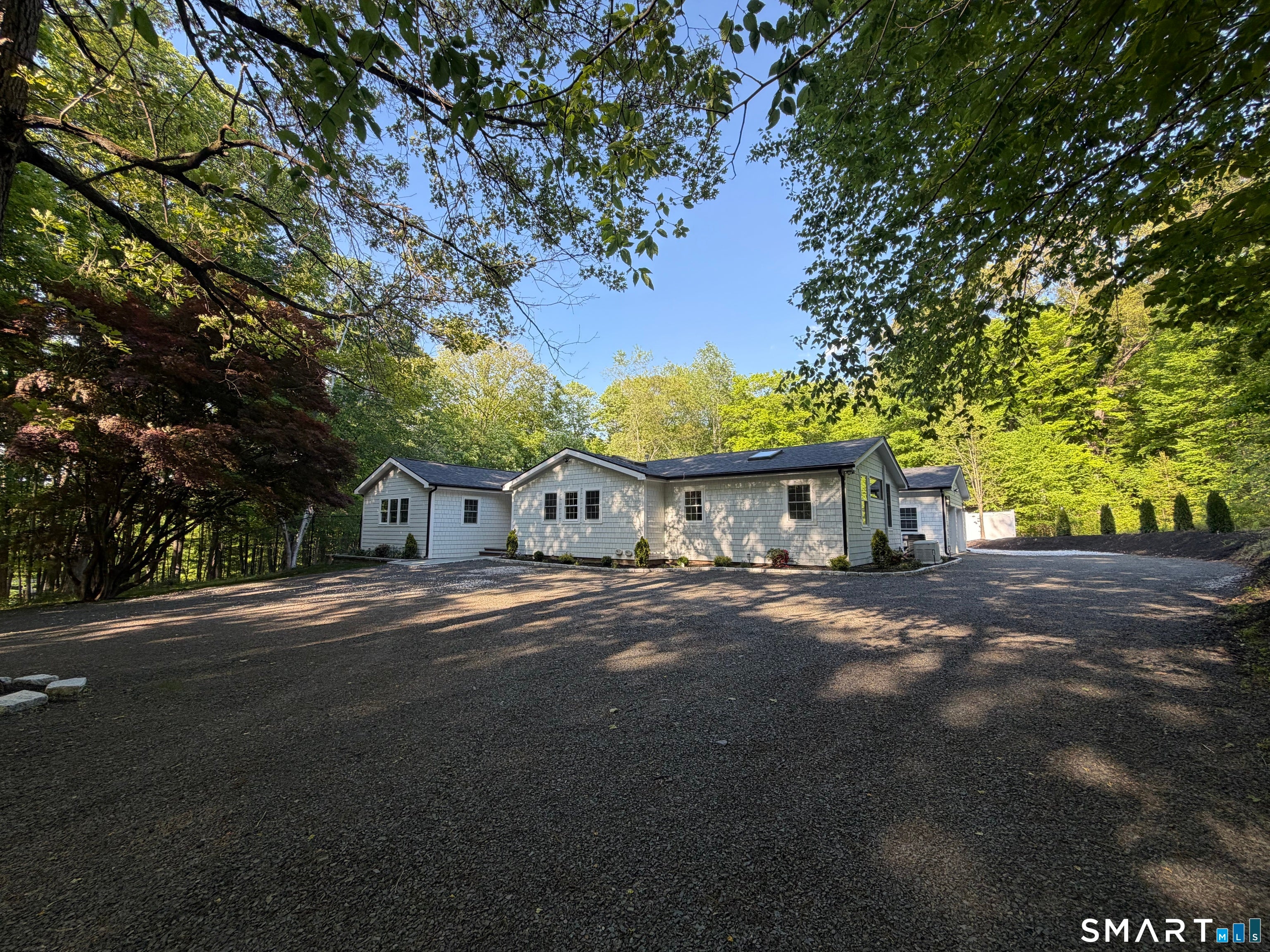 Guilford, Connecticut, 06437, United States, 4 Bedrooms Bedrooms, ,5 BathroomsBathrooms,Residential,Active,2037532