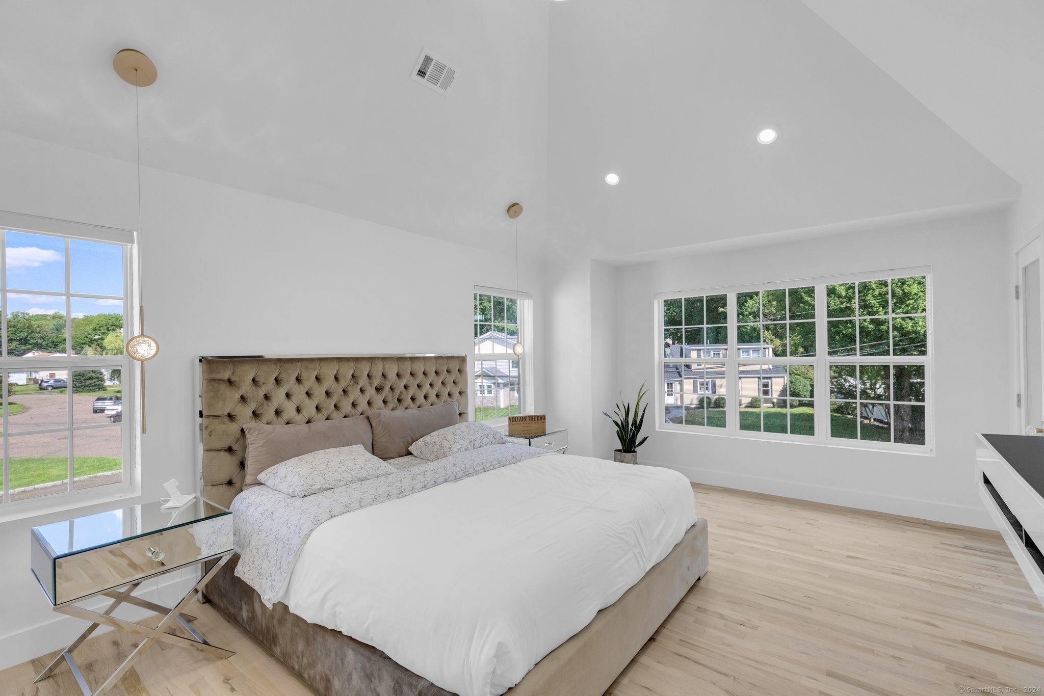 Stamford, Connecticut, 06905, United States, ,4 BathroomsBathrooms,Residential,Active,1702584