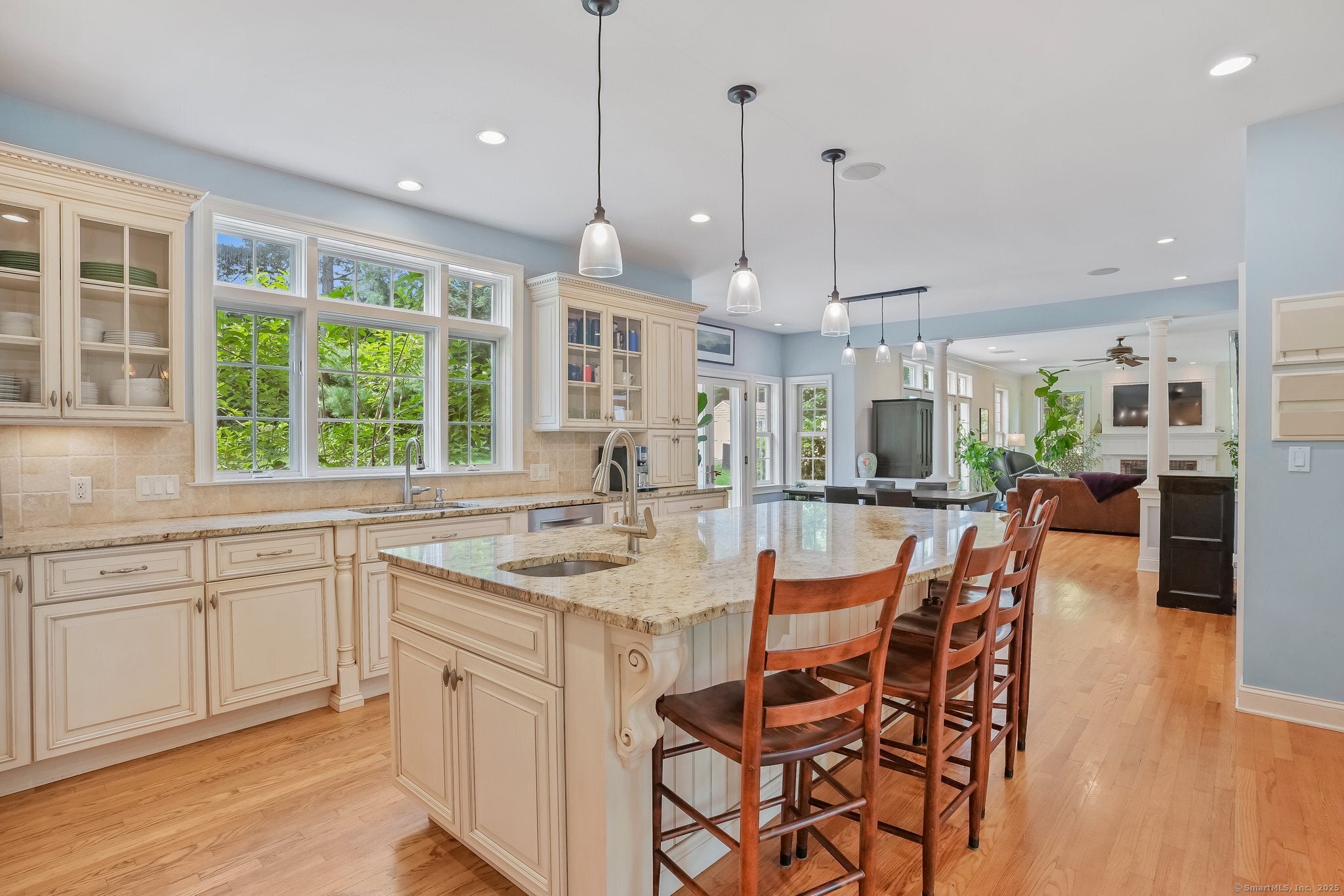 Woodbridge, Connecticut, 06525, United States, 4 Bedrooms Bedrooms, ,5 BathroomsBathrooms,Residential,Active,1849525