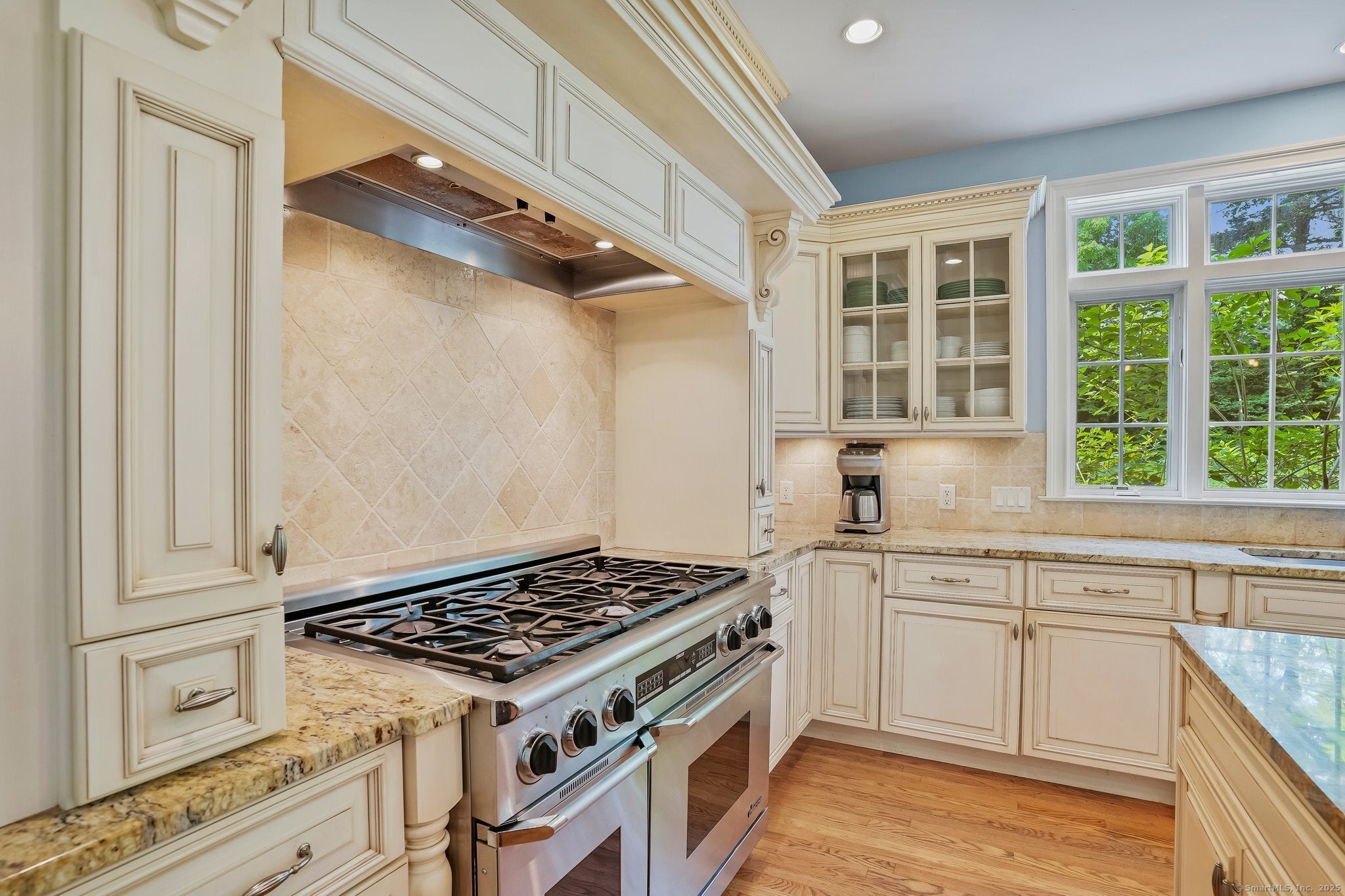 Woodbridge, Connecticut, 06525, United States, 4 Bedrooms Bedrooms, ,5 BathroomsBathrooms,Residential,Active,1849525