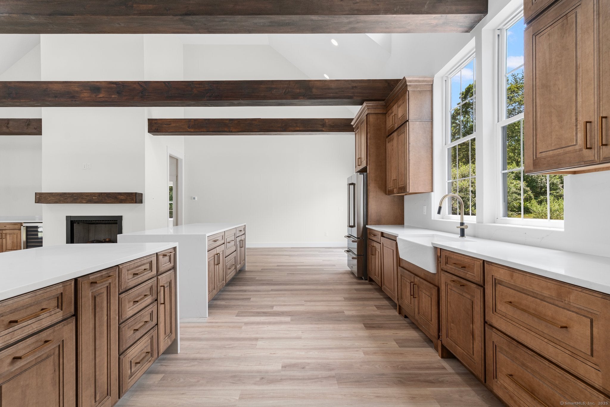 Pomfret, Connecticut, 06259, United States, 4 Bedrooms Bedrooms, ,6 BathroomsBathrooms,Residential,Active,1880189