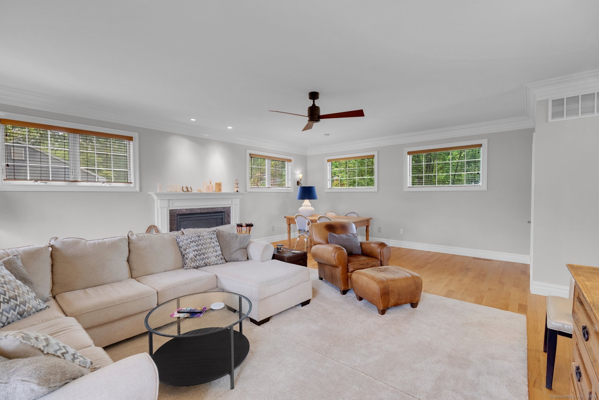 Milford, Connecticut, 06460, United States, 3 Bedrooms Bedrooms, ,4 BathroomsBathrooms,Residential,Active,1926887