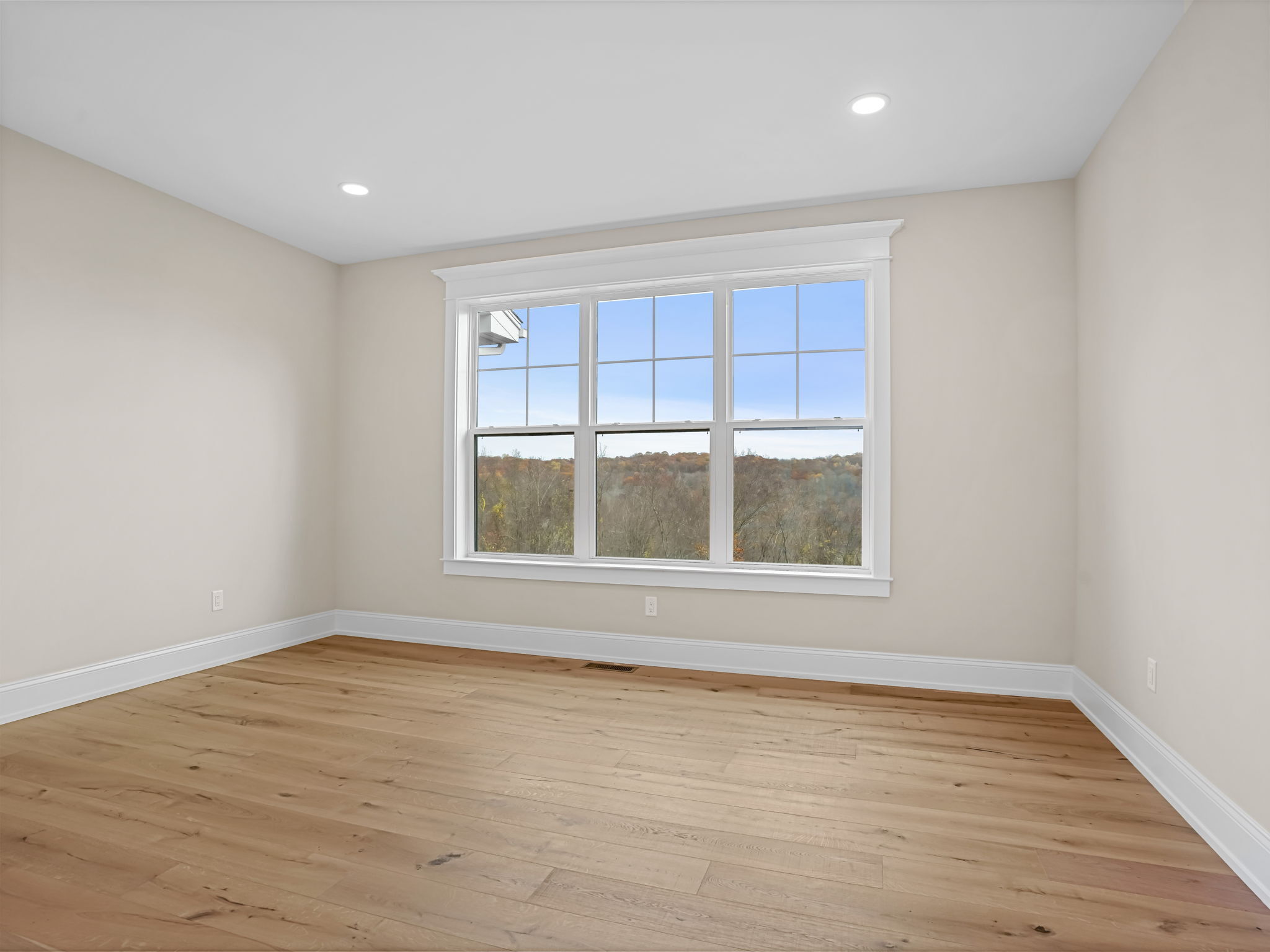 Southbury, Connecticut, 06488, United States, 4 Bedrooms Bedrooms, ,4 BathroomsBathrooms,Residential,Active,1988444