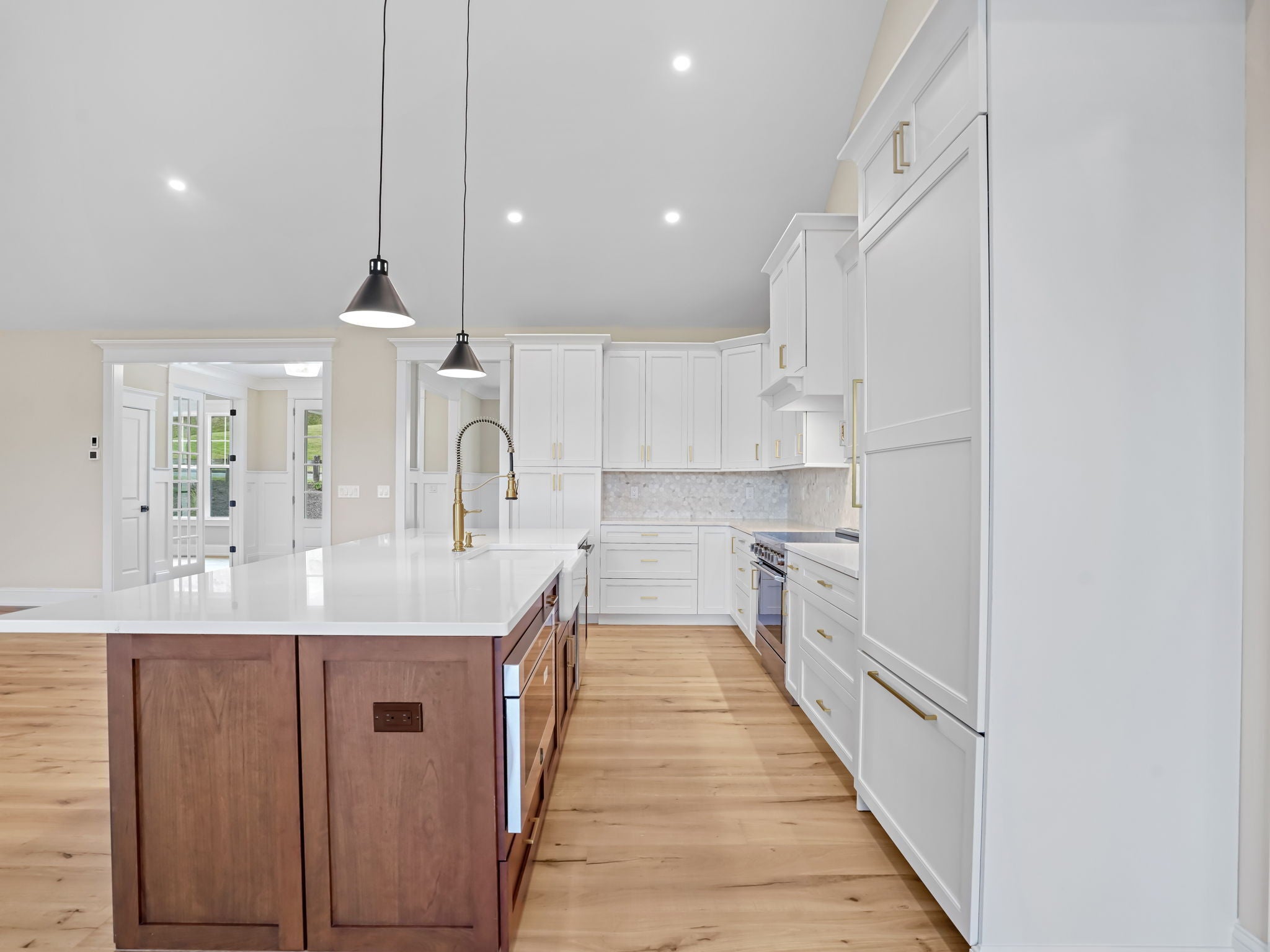 Southbury, Connecticut, 06488, United States, 4 Bedrooms Bedrooms, ,4 BathroomsBathrooms,Residential,Active,1988444