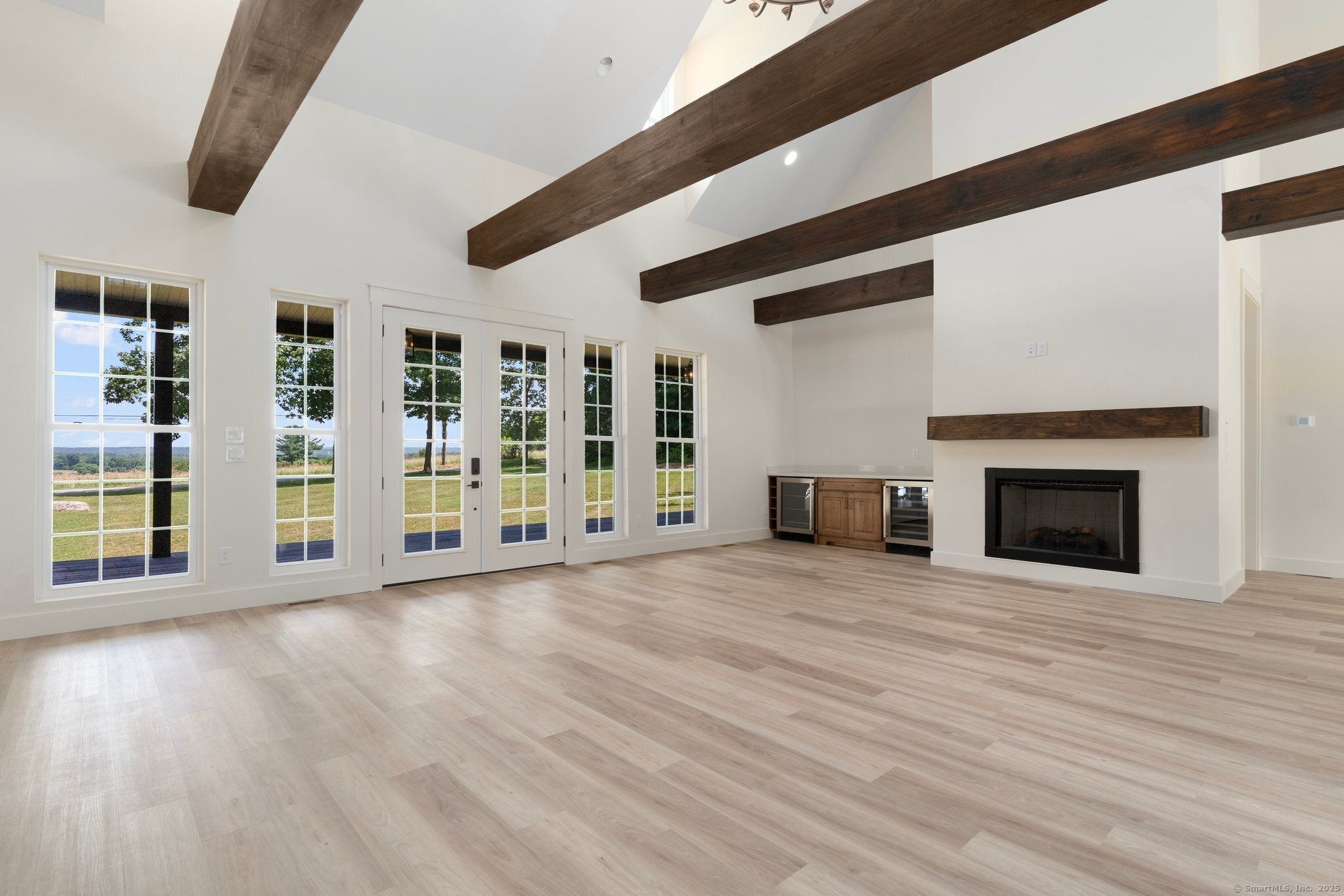 Pomfret, Connecticut, 06259, United States, 4 Bedrooms Bedrooms, ,6 BathroomsBathrooms,Residential,Active,1880189