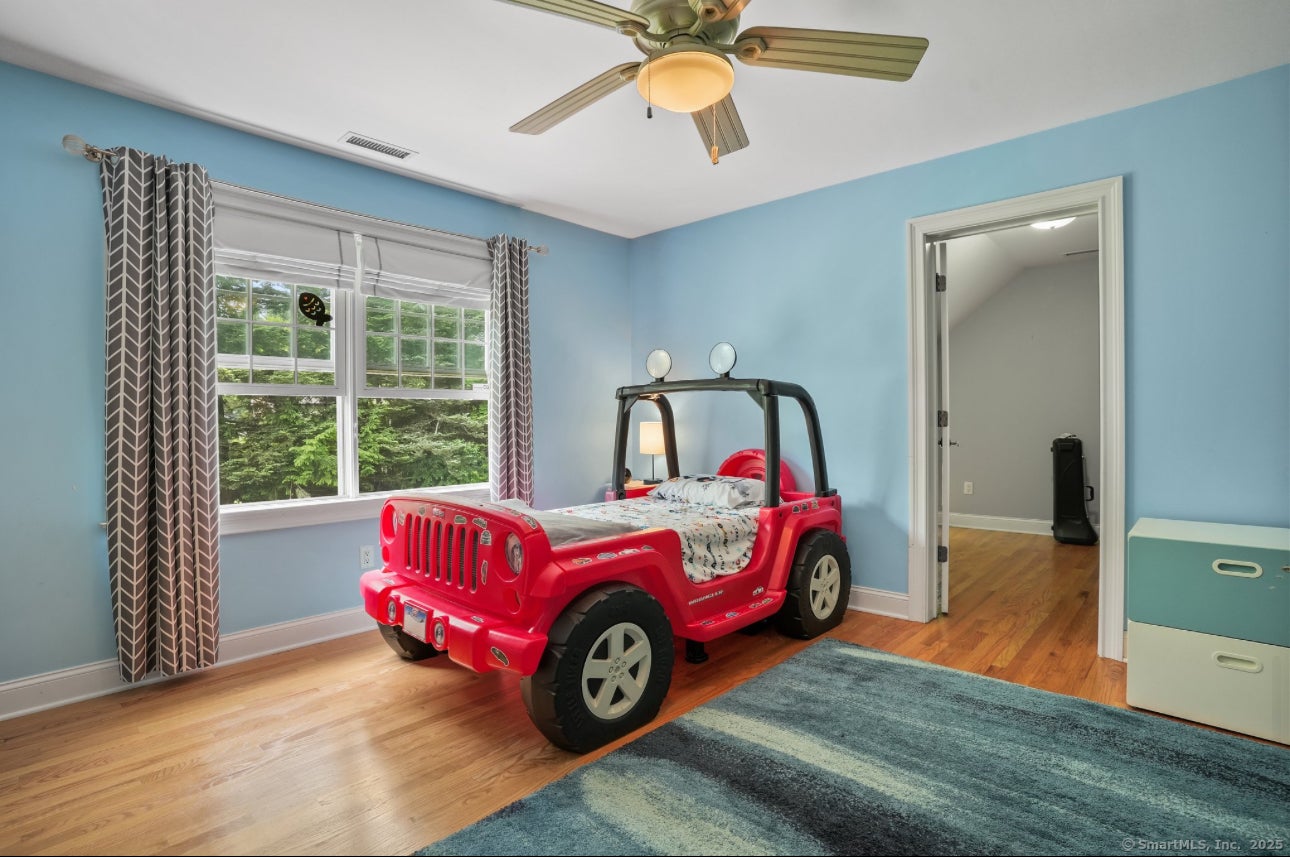 Woodbridge, Connecticut, 06525, United States, 4 Bedrooms Bedrooms, ,5 BathroomsBathrooms,Residential,Active,1849525