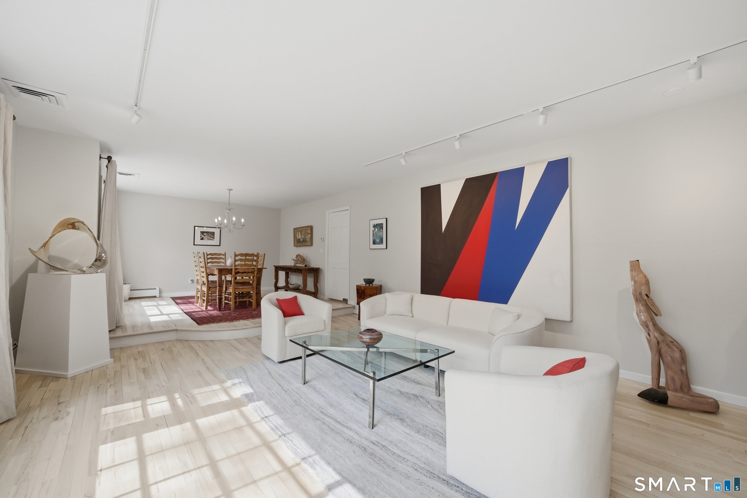 Stamford, Connecticut, 06902, United States, 4 Bedrooms Bedrooms, ,4 BathroomsBathrooms,Residential,Active,2042685