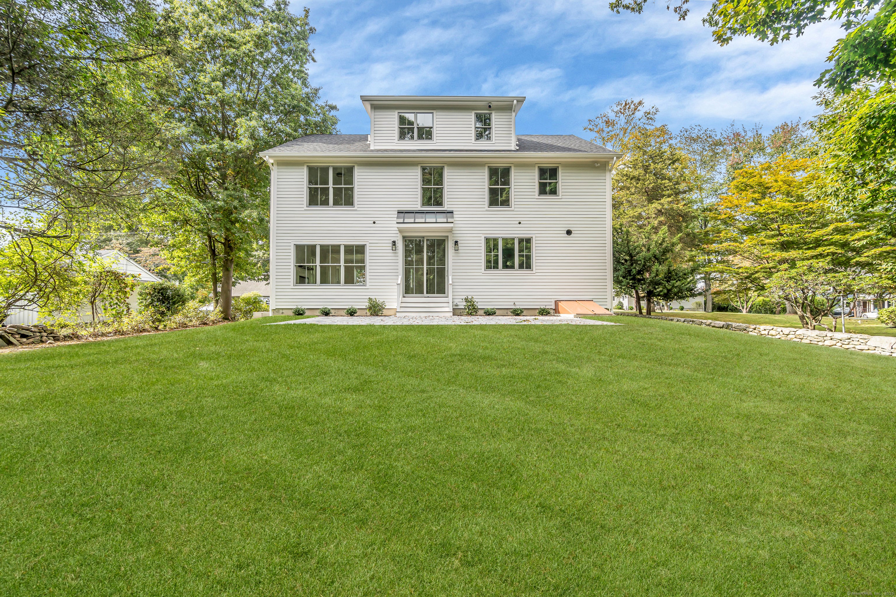 Fairfield, Connecticut, 06825, United States, 4 Bedrooms Bedrooms, ,5 BathroomsBathrooms,Residential,Active,1953660