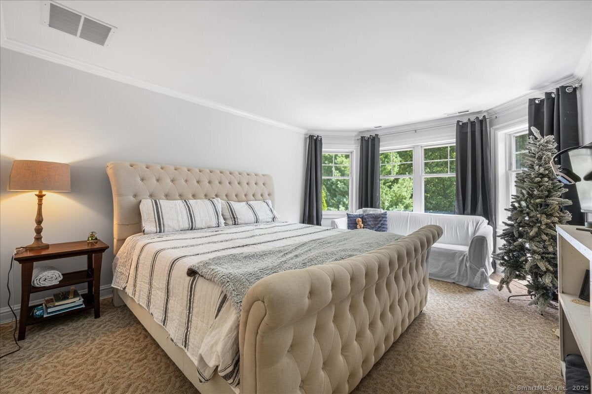 Clinton, Connecticut, 06413, United States, 5 Bedrooms Bedrooms, ,4 BathroomsBathrooms,Residential,Active,1936123