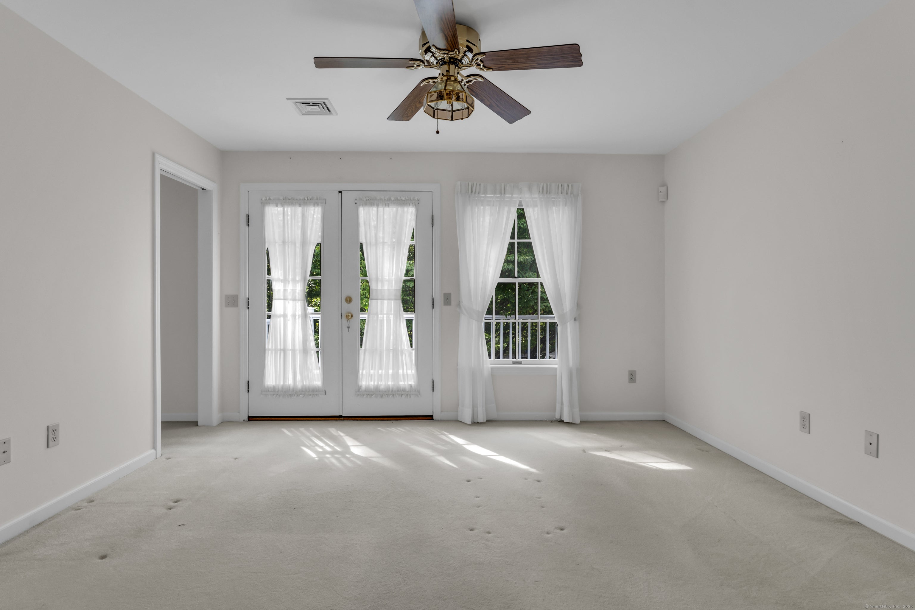 Old Lyme, Connecticut, 06371, United States, 3 Bedrooms Bedrooms, ,5 BathroomsBathrooms,Residential,Active,1944260