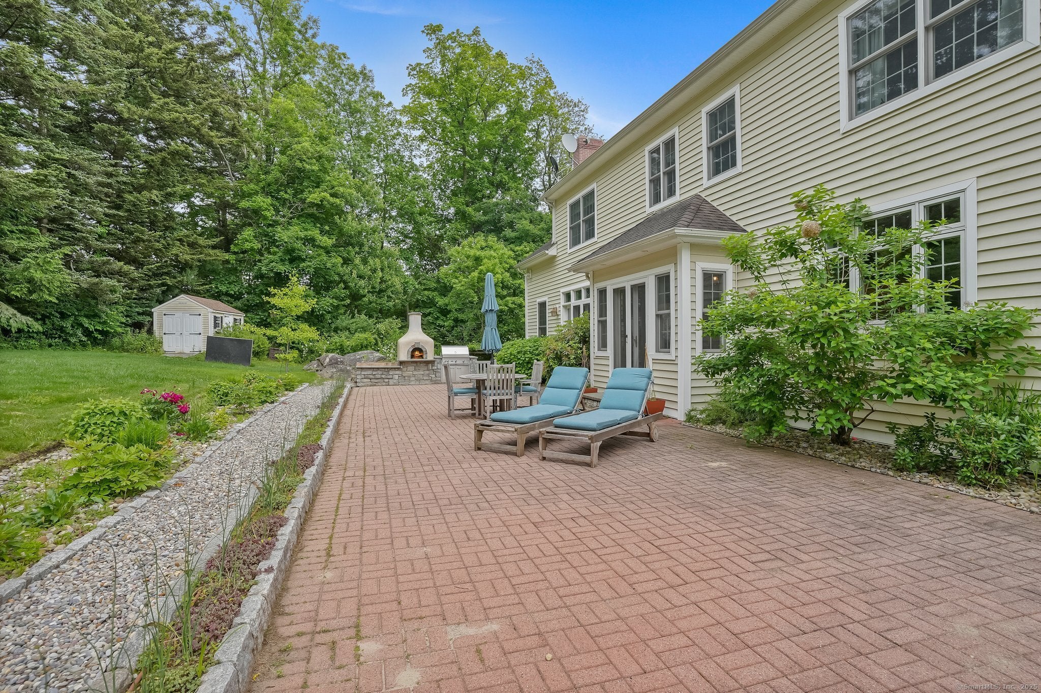 Woodbridge, Connecticut, 06525, United States, 4 Bedrooms Bedrooms, ,5 BathroomsBathrooms,Residential,Active,1849525