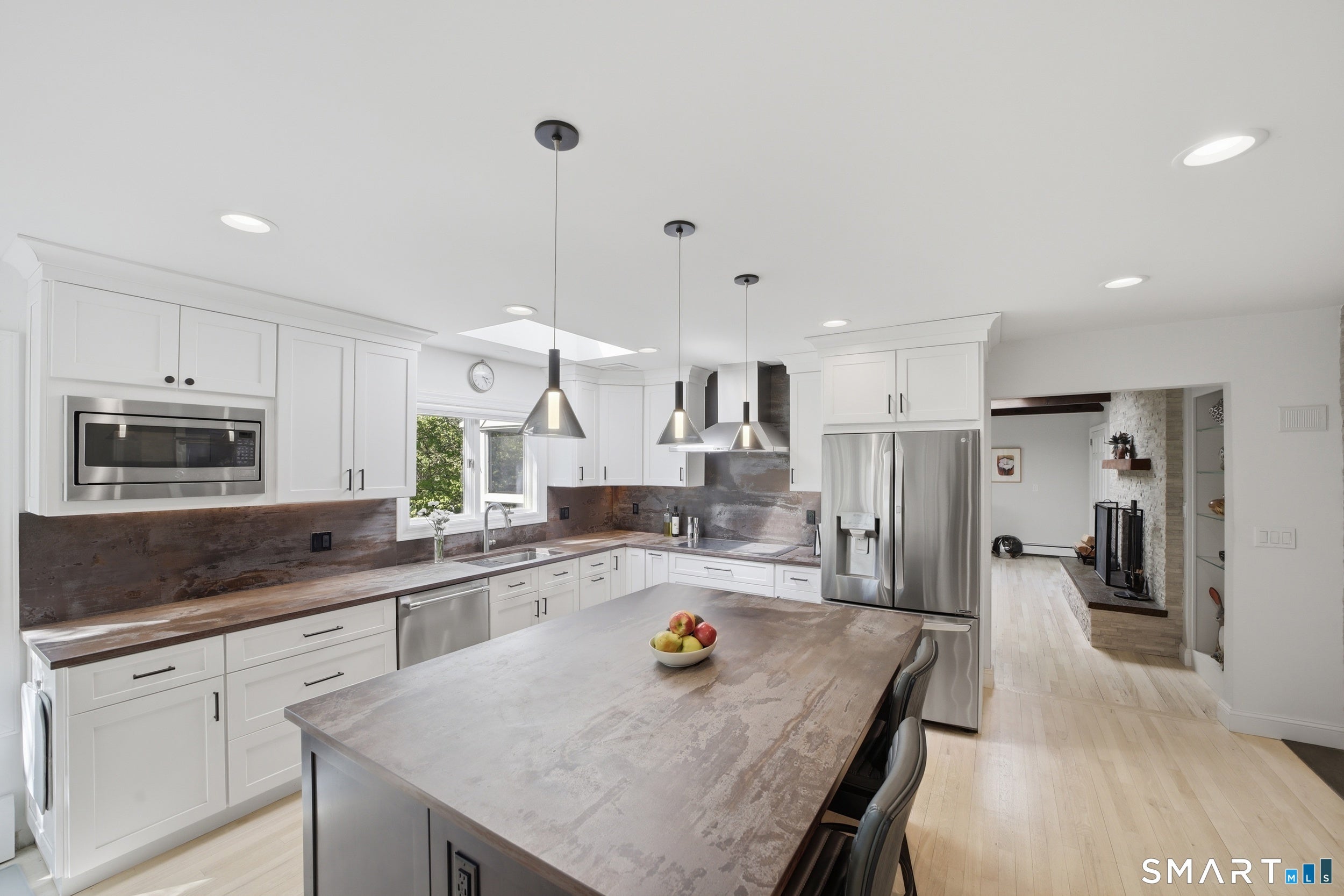 Stamford, Connecticut, 06902, United States, 4 Bedrooms Bedrooms, ,4 BathroomsBathrooms,Residential,Active,2042685