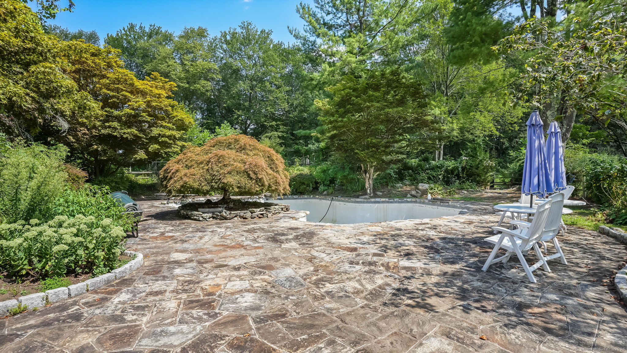 Trumbull, Connecticut, 06611, United States, 6 Bedrooms Bedrooms, ,6 BathroomsBathrooms,Residential,Active,1922320