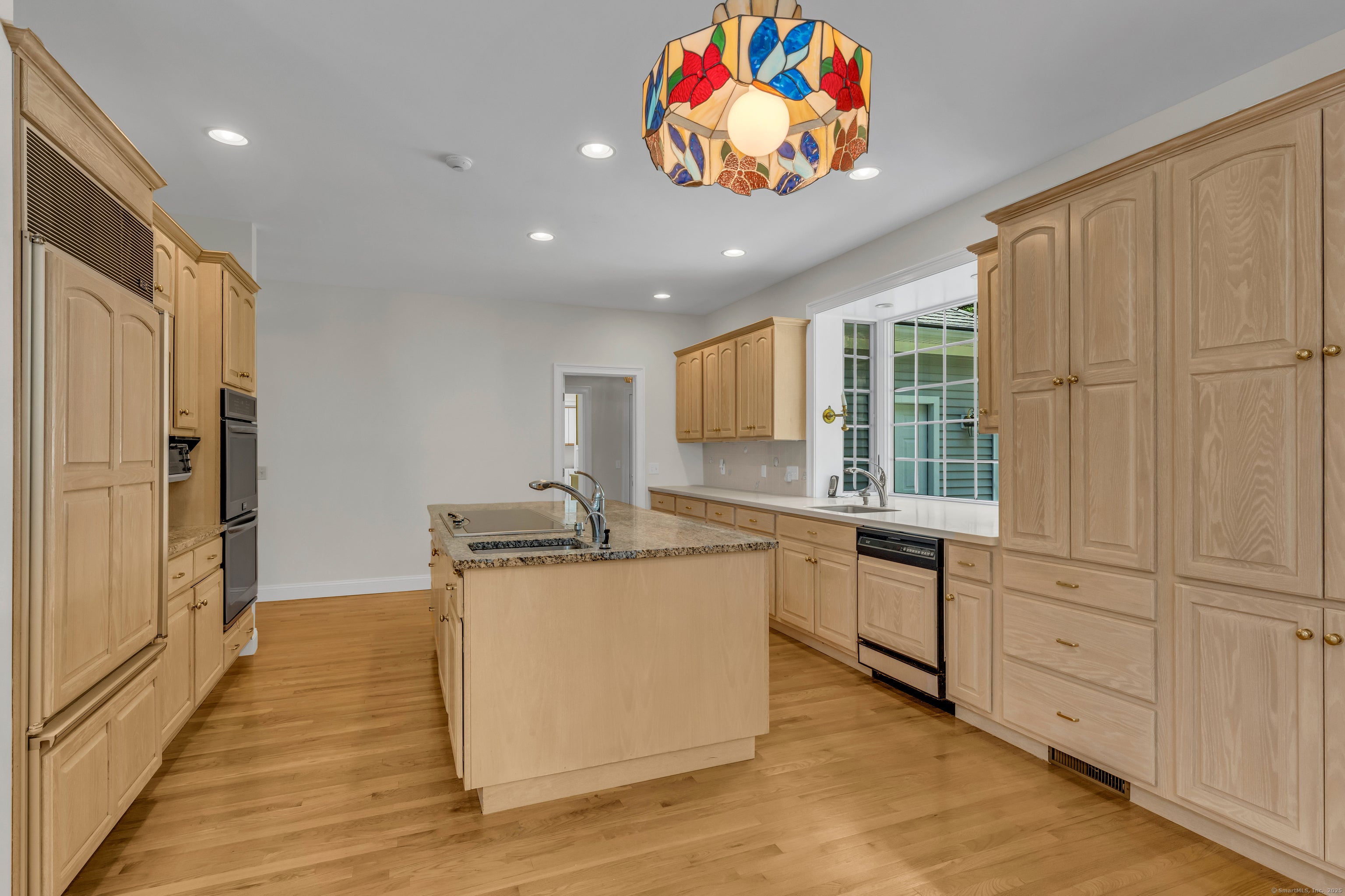 Old Lyme, Connecticut, 06371, United States, 3 Bedrooms Bedrooms, ,5 BathroomsBathrooms,Residential,Active,1944260