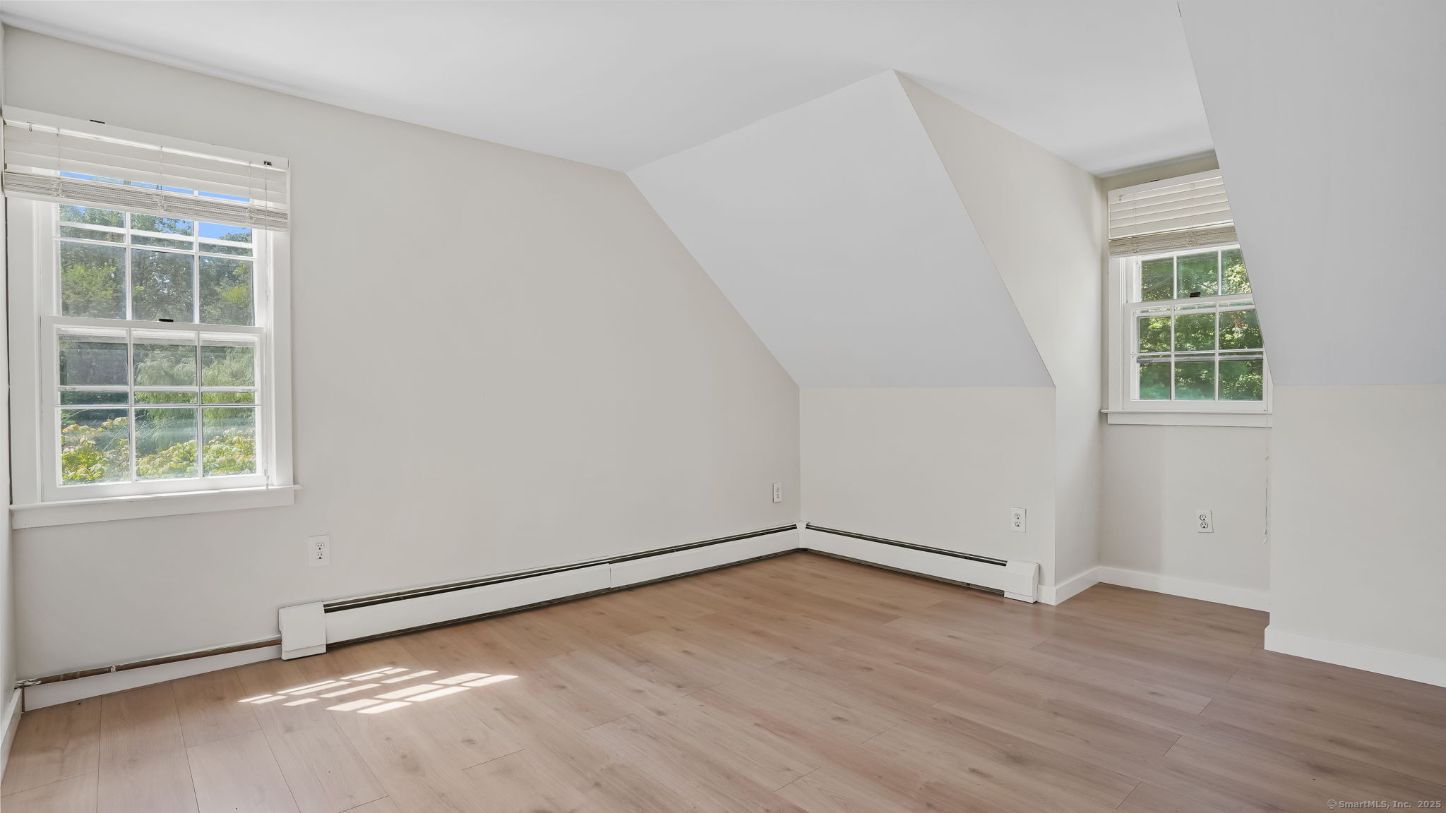 Trumbull, Connecticut, 06611, United States, 6 Bedrooms Bedrooms, ,6 BathroomsBathrooms,Residential,Active,1922320