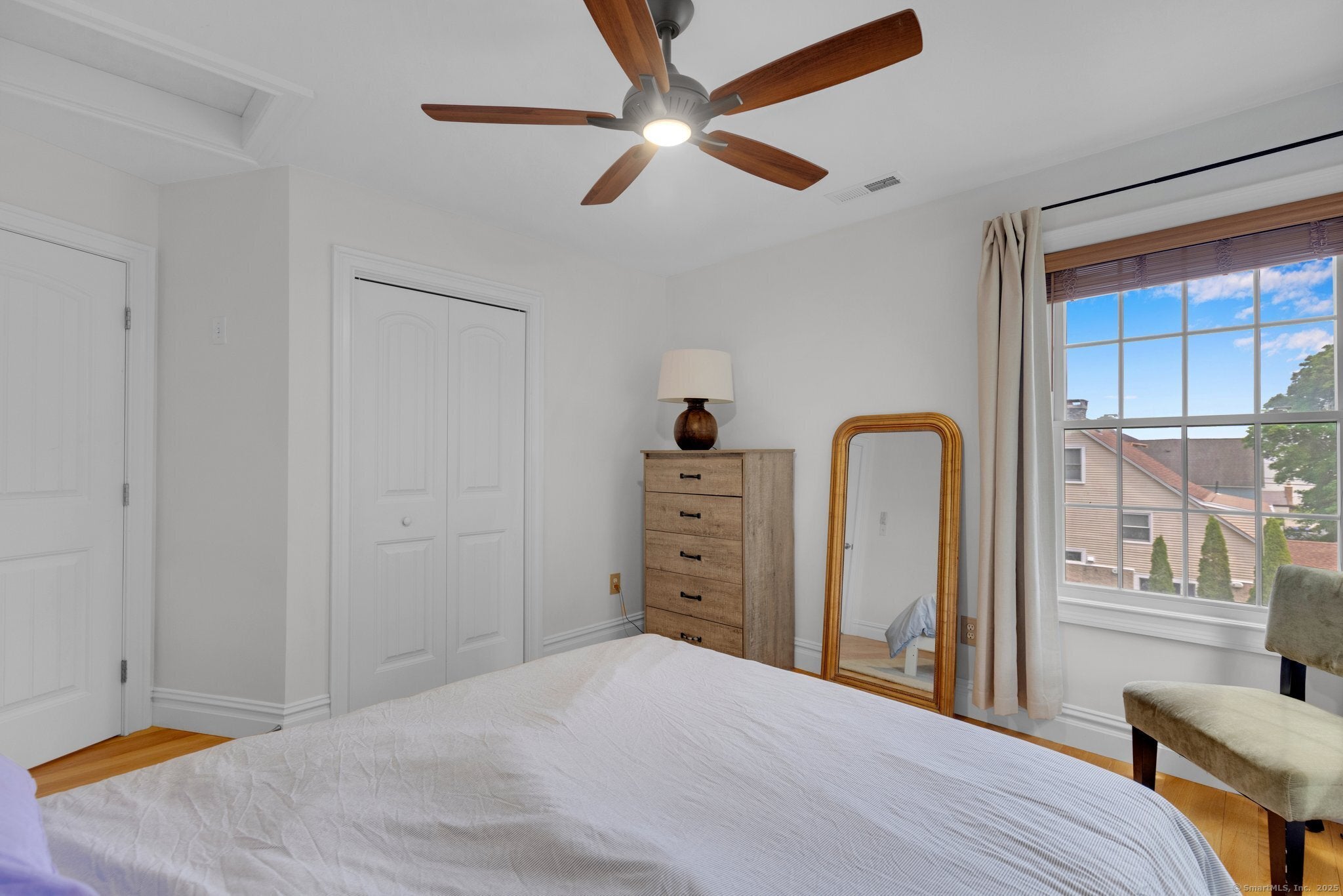 Milford, Connecticut, 06460, United States, 3 Bedrooms Bedrooms, ,4 BathroomsBathrooms,Residential,Active,1926887