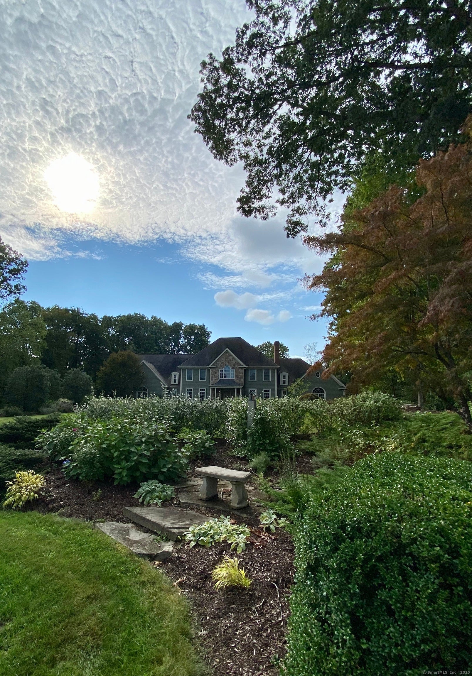 Newtown, Connecticut, 06482, United States, 4 Bedrooms Bedrooms, ,4 BathroomsBathrooms,Residential,Active,1934769