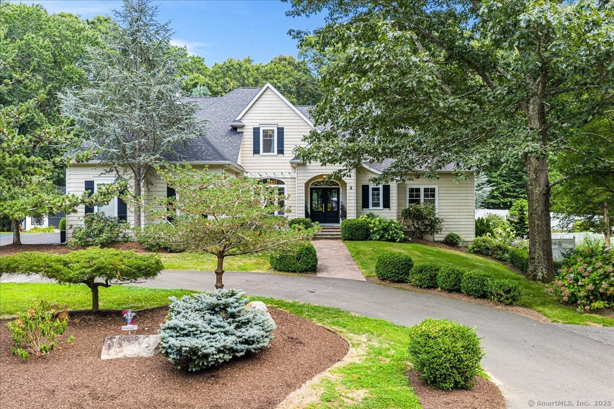 Clinton, Connecticut, 06413, United States, 5 Bedrooms Bedrooms, ,4 BathroomsBathrooms,Residential,Active,1936123