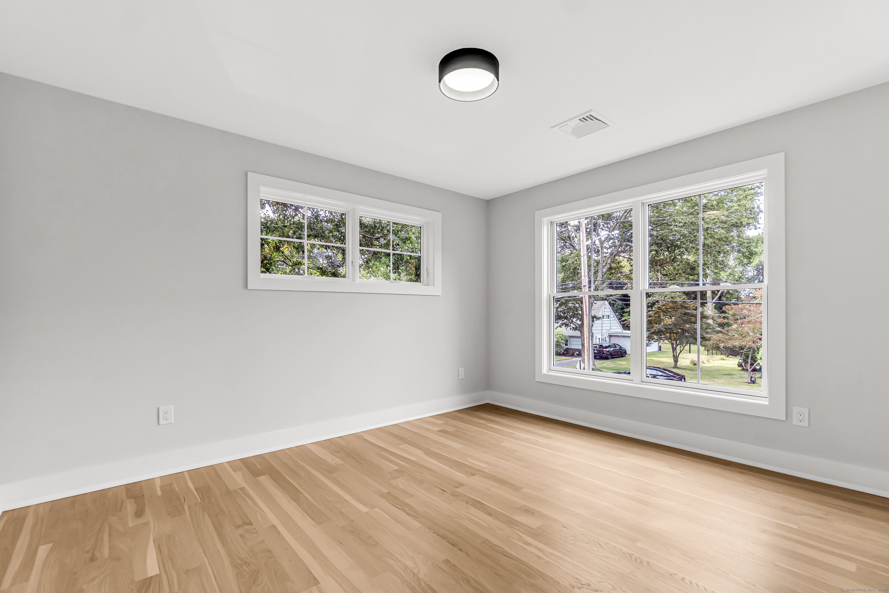 Fairfield, Connecticut, 06825, United States, 4 Bedrooms Bedrooms, ,5 BathroomsBathrooms,Residential,Active,1953660