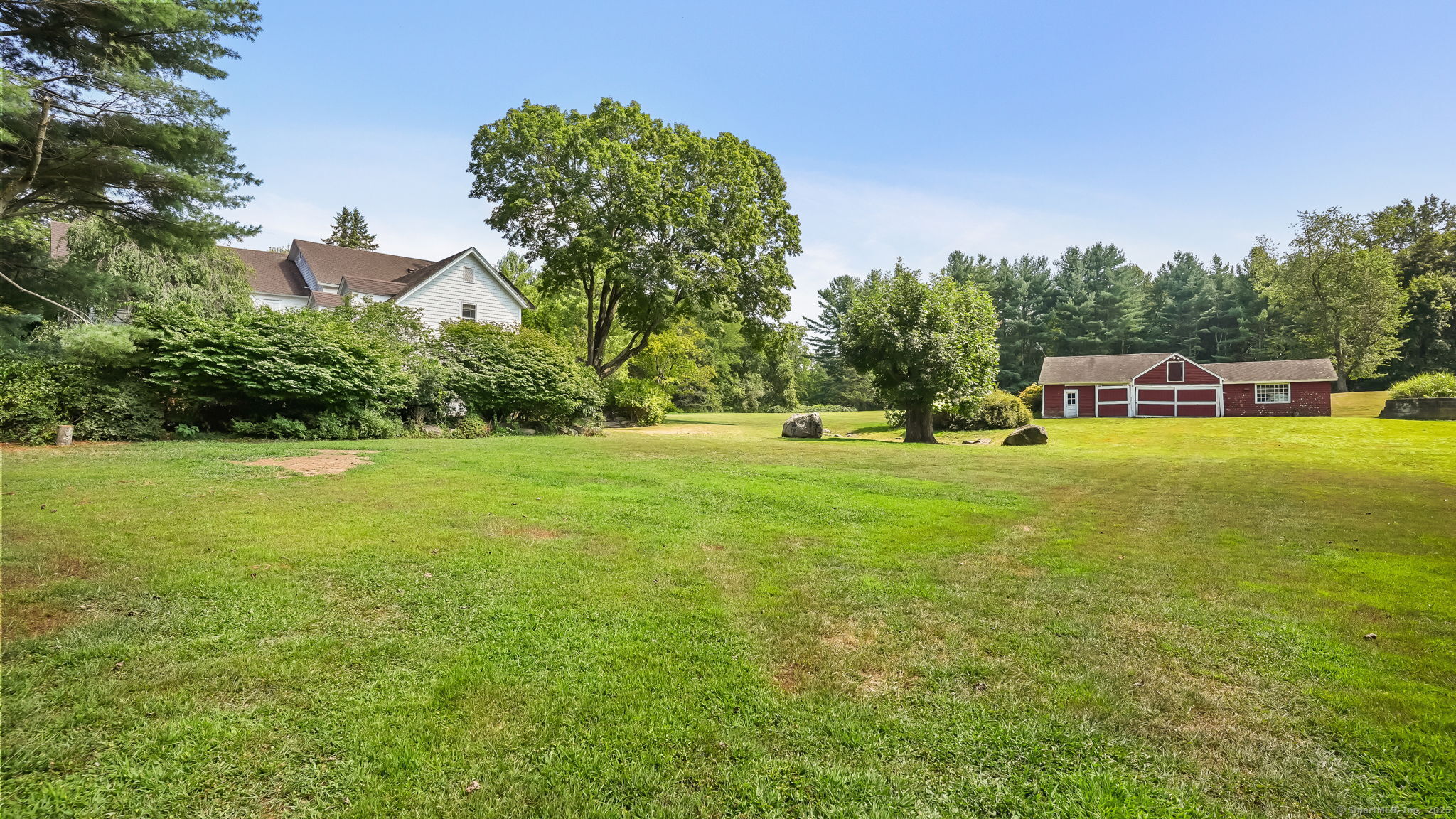 Trumbull, Connecticut, 06611, United States, 6 Bedrooms Bedrooms, ,6 BathroomsBathrooms,Residential,Active,1922320