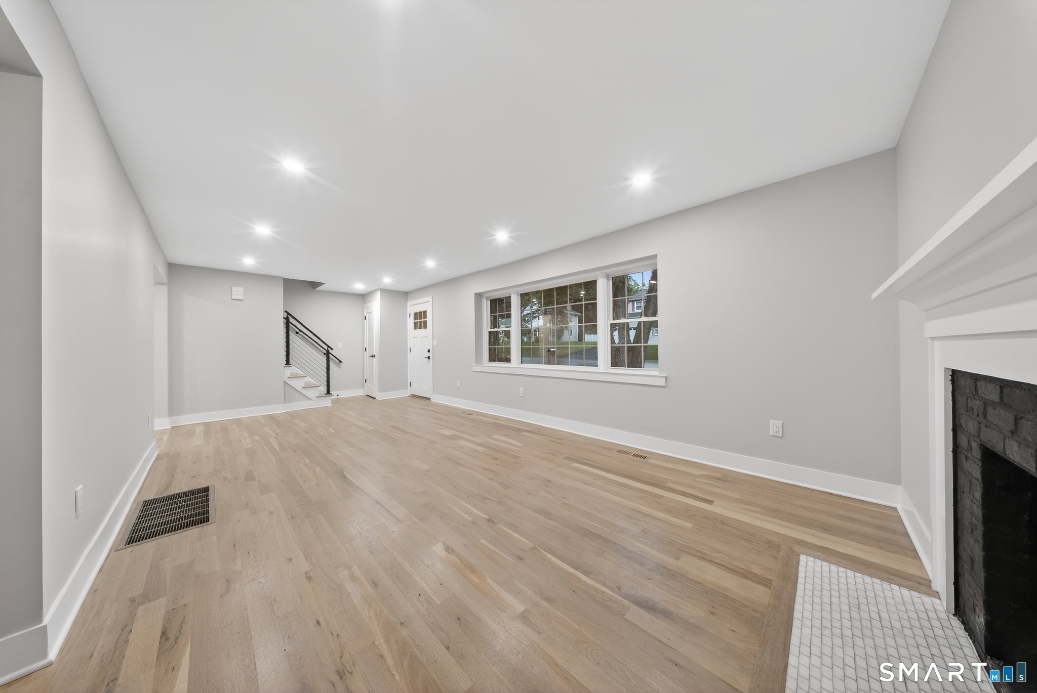 Fairfield, Connecticut, 06824, United States, 5 Bedrooms Bedrooms, ,4 BathroomsBathrooms,Residential,Active,2052052