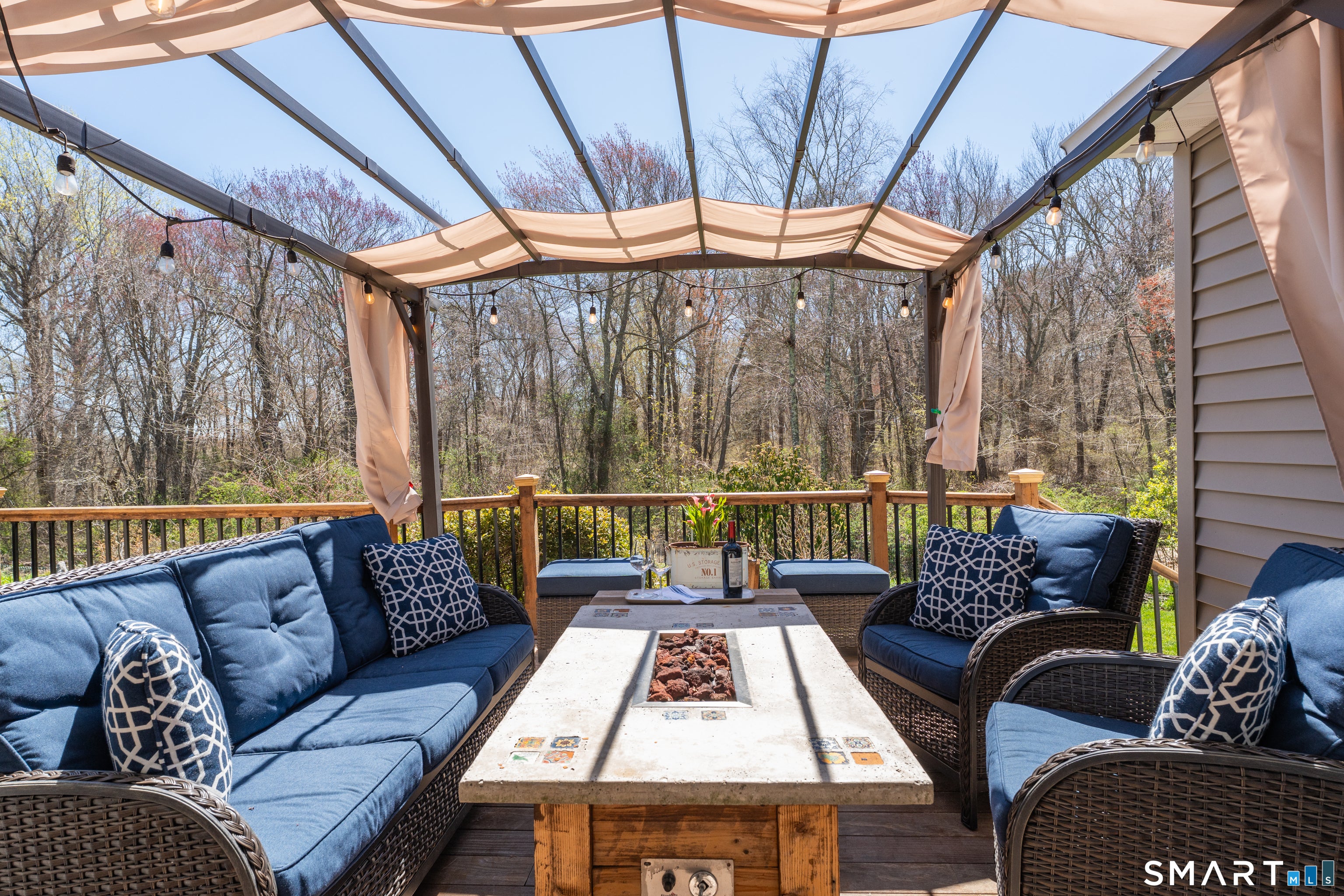 Waterford, Connecticut, 06385, United States, 3 Bedrooms Bedrooms, ,3 BathroomsBathrooms,Residential,Active,2043434