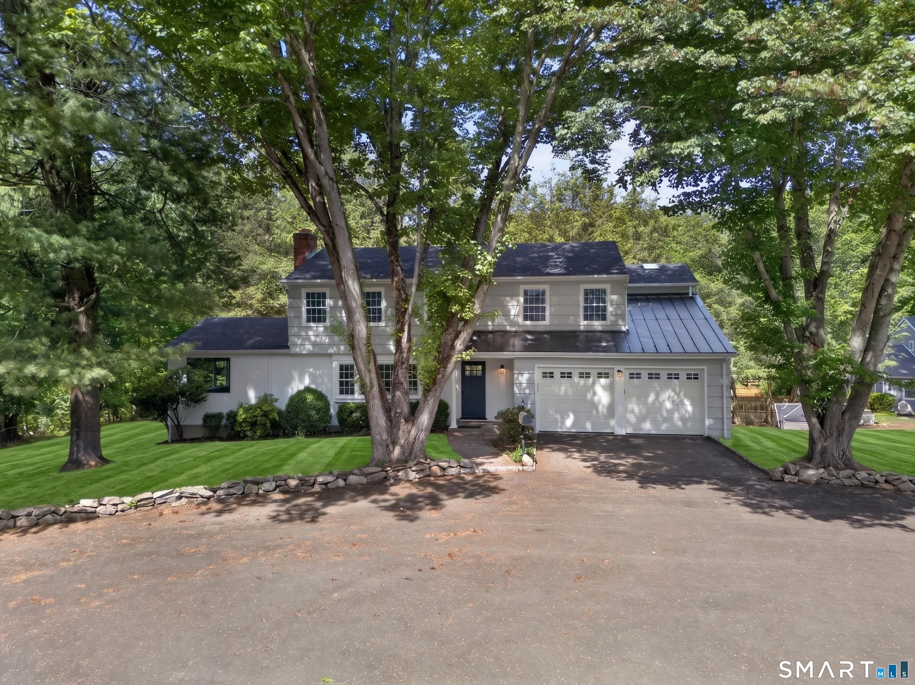 Fairfield, Connecticut, 06824, United States, 5 Bedrooms Bedrooms, ,4 BathroomsBathrooms,Residential,Active,2052052