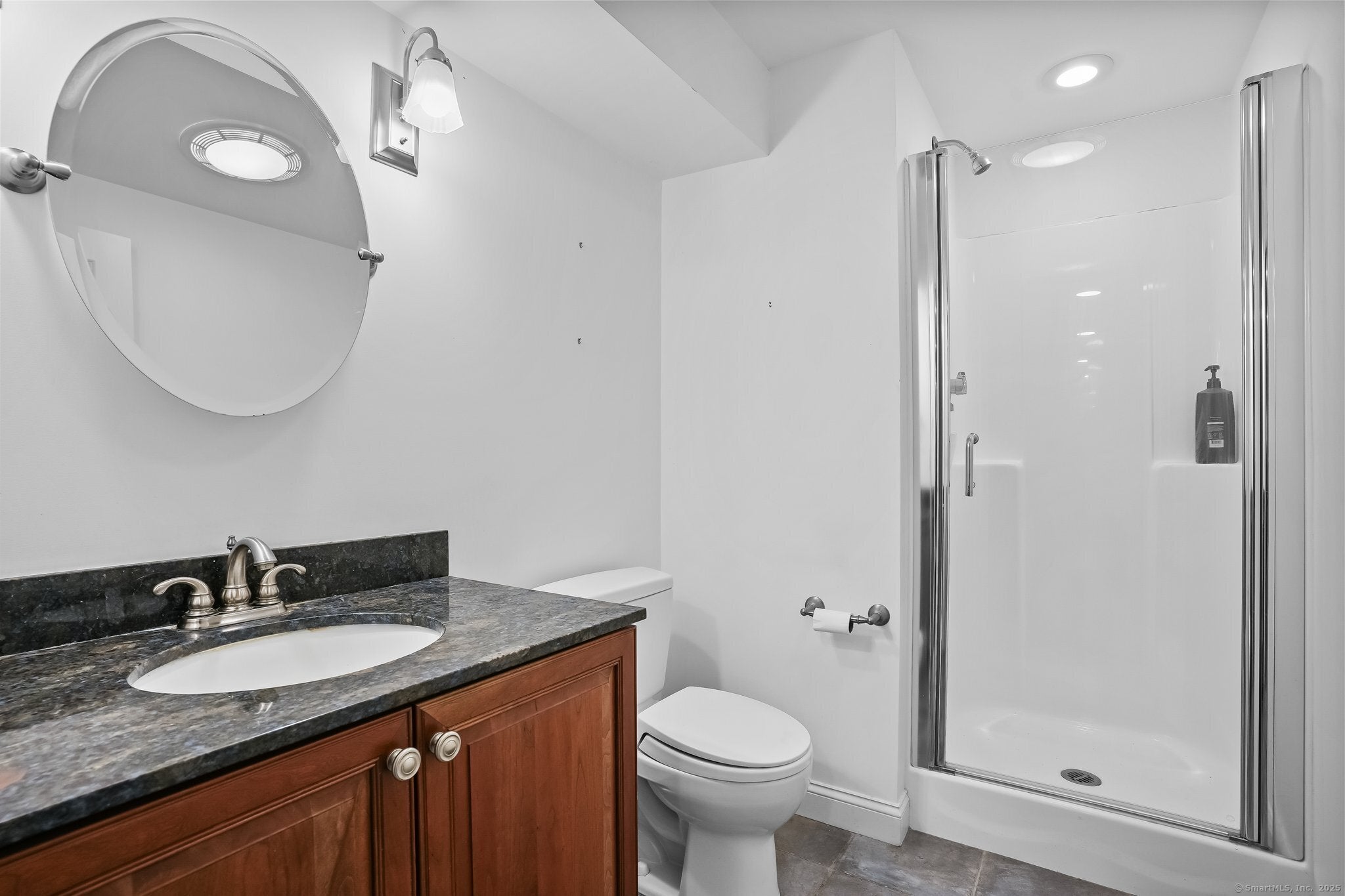 Woodbridge, Connecticut, 06525, United States, 4 Bedrooms Bedrooms, ,5 BathroomsBathrooms,Residential,Active,1849525