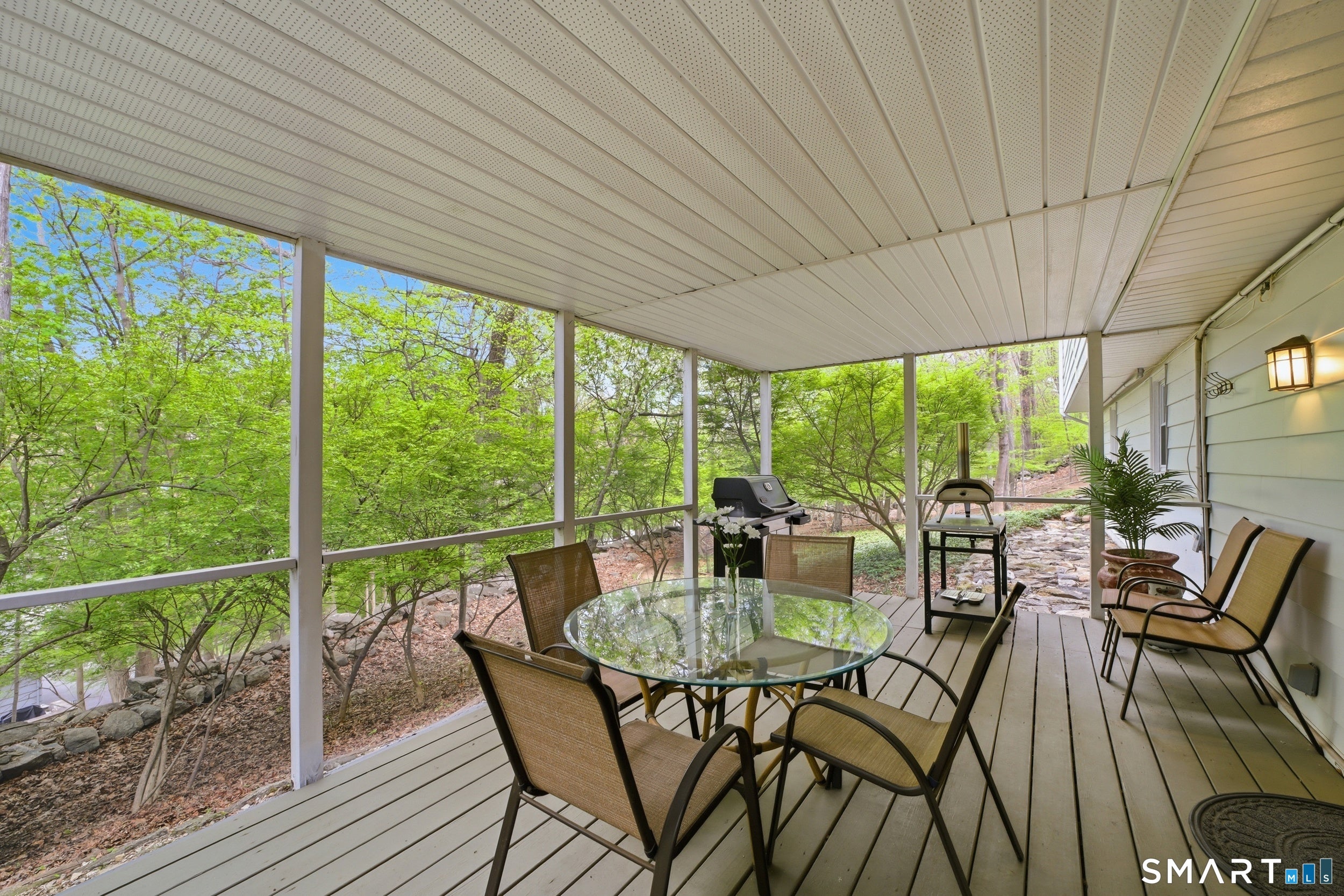 Stamford, Connecticut, 06902, United States, 4 Bedrooms Bedrooms, ,4 BathroomsBathrooms,Residential,Active,2042685