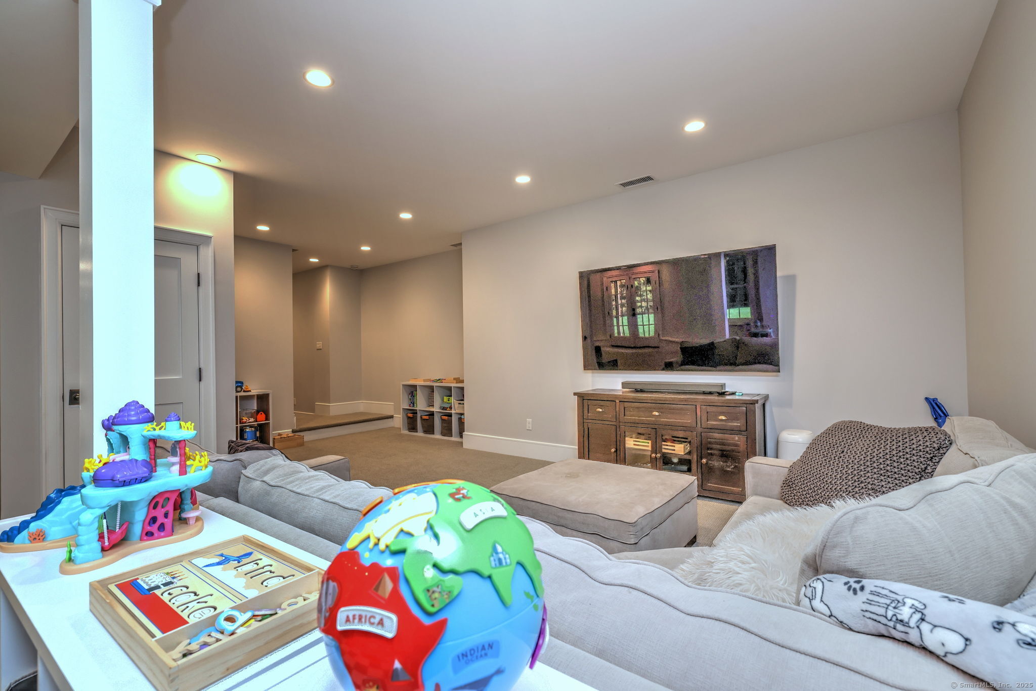 Trumbull, Connecticut, 06611, United States, 5 Bedrooms Bedrooms, ,4 BathroomsBathrooms,Residential,Active,2006973