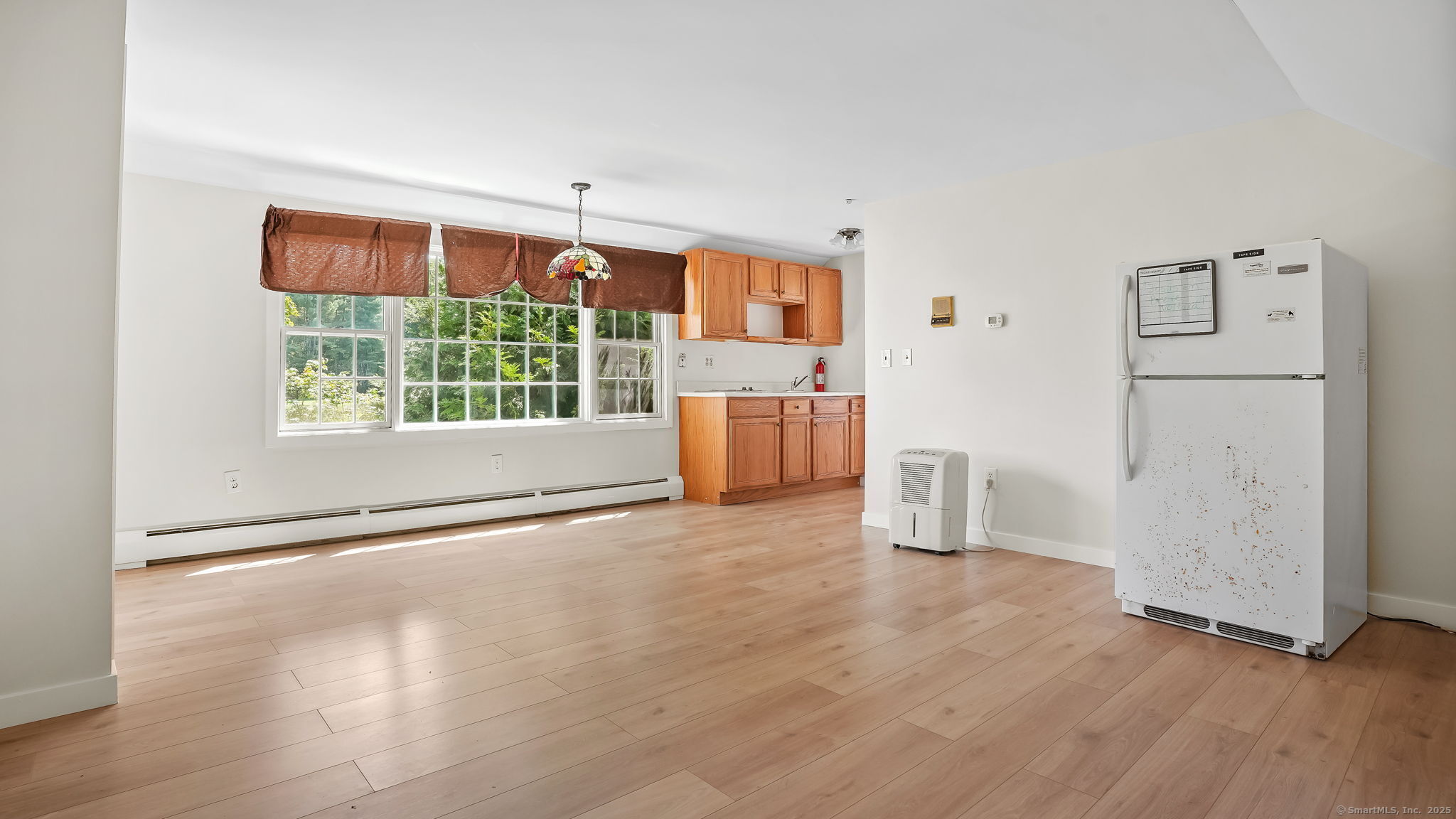 Trumbull, Connecticut, 06611, United States, 6 Bedrooms Bedrooms, ,6 BathroomsBathrooms,Residential,Active,1922320