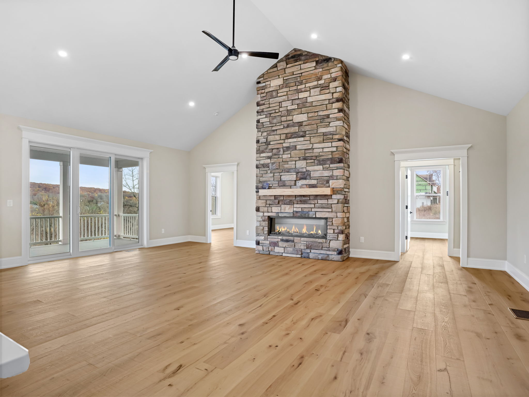 Southbury, Connecticut, 06488, United States, 4 Bedrooms Bedrooms, ,4 BathroomsBathrooms,Residential,Active,1988444