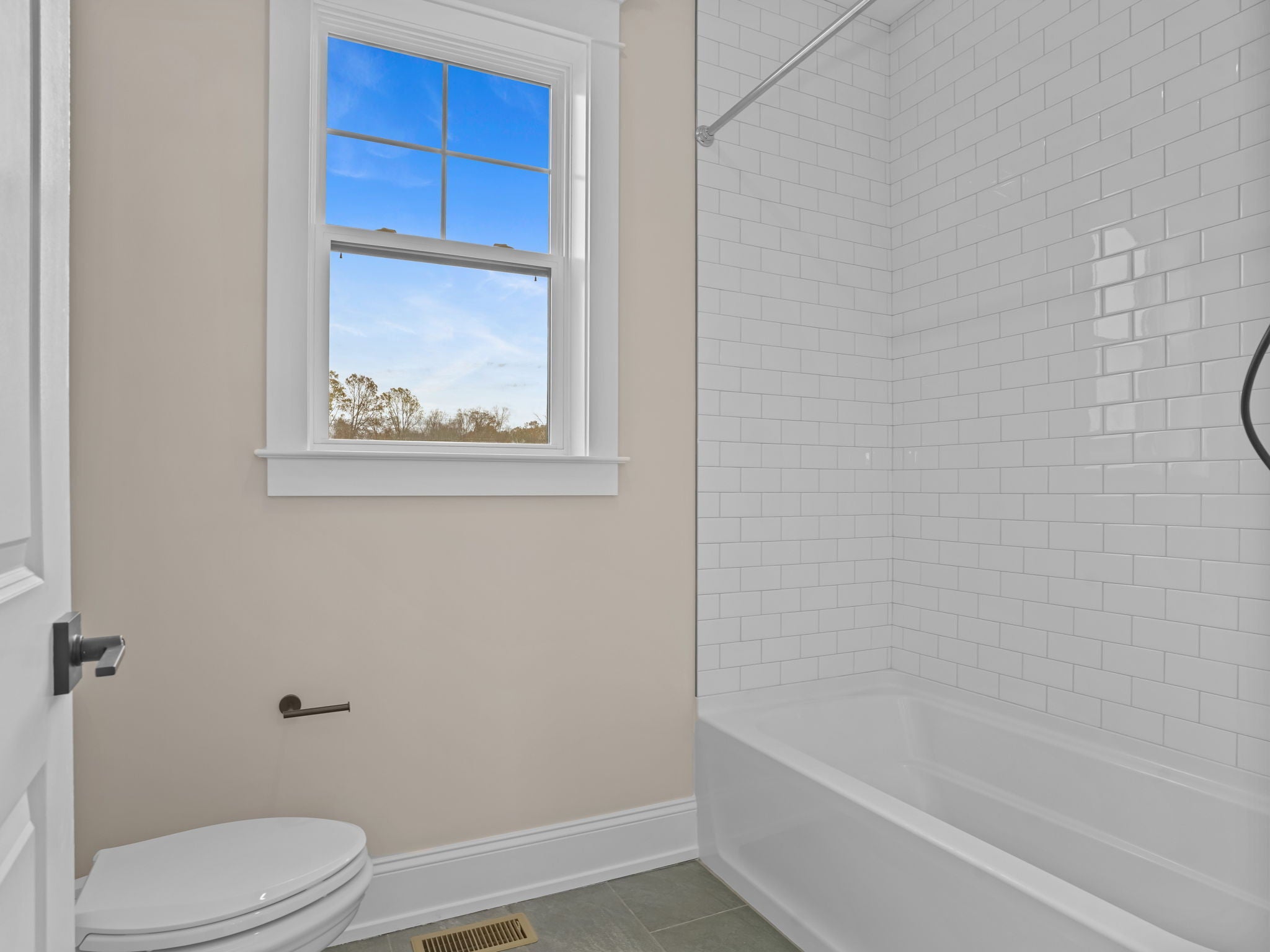 Southbury, Connecticut, 06488, United States, 4 Bedrooms Bedrooms, ,4 BathroomsBathrooms,Residential,Active,1988444