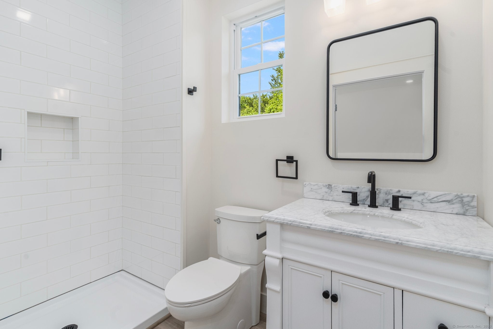 Pomfret, Connecticut, 06259, United States, 4 Bedrooms Bedrooms, ,6 BathroomsBathrooms,Residential,Active,1880189