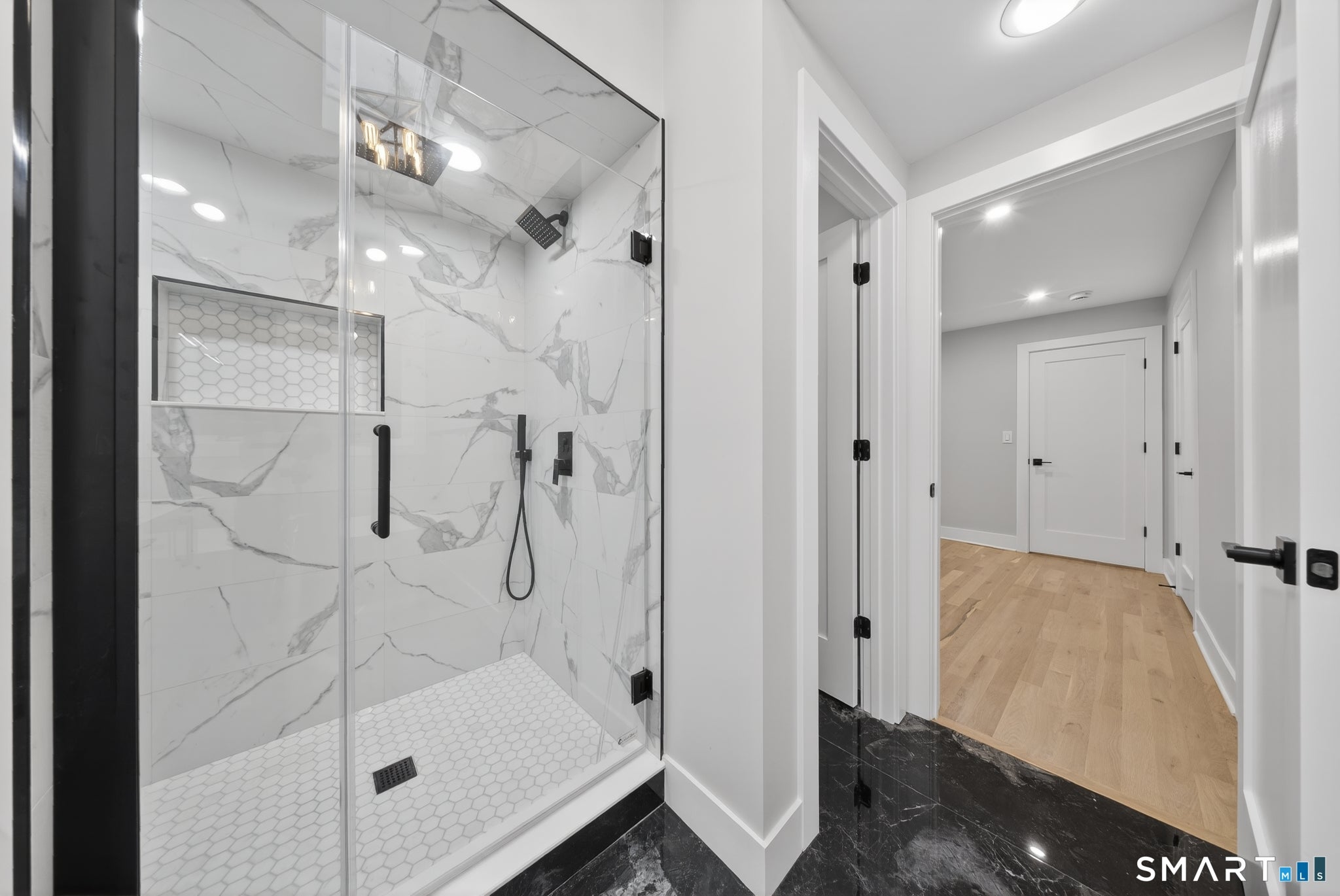 Fairfield, Connecticut, 06824, United States, 5 Bedrooms Bedrooms, ,4 BathroomsBathrooms,Residential,Active,2052052