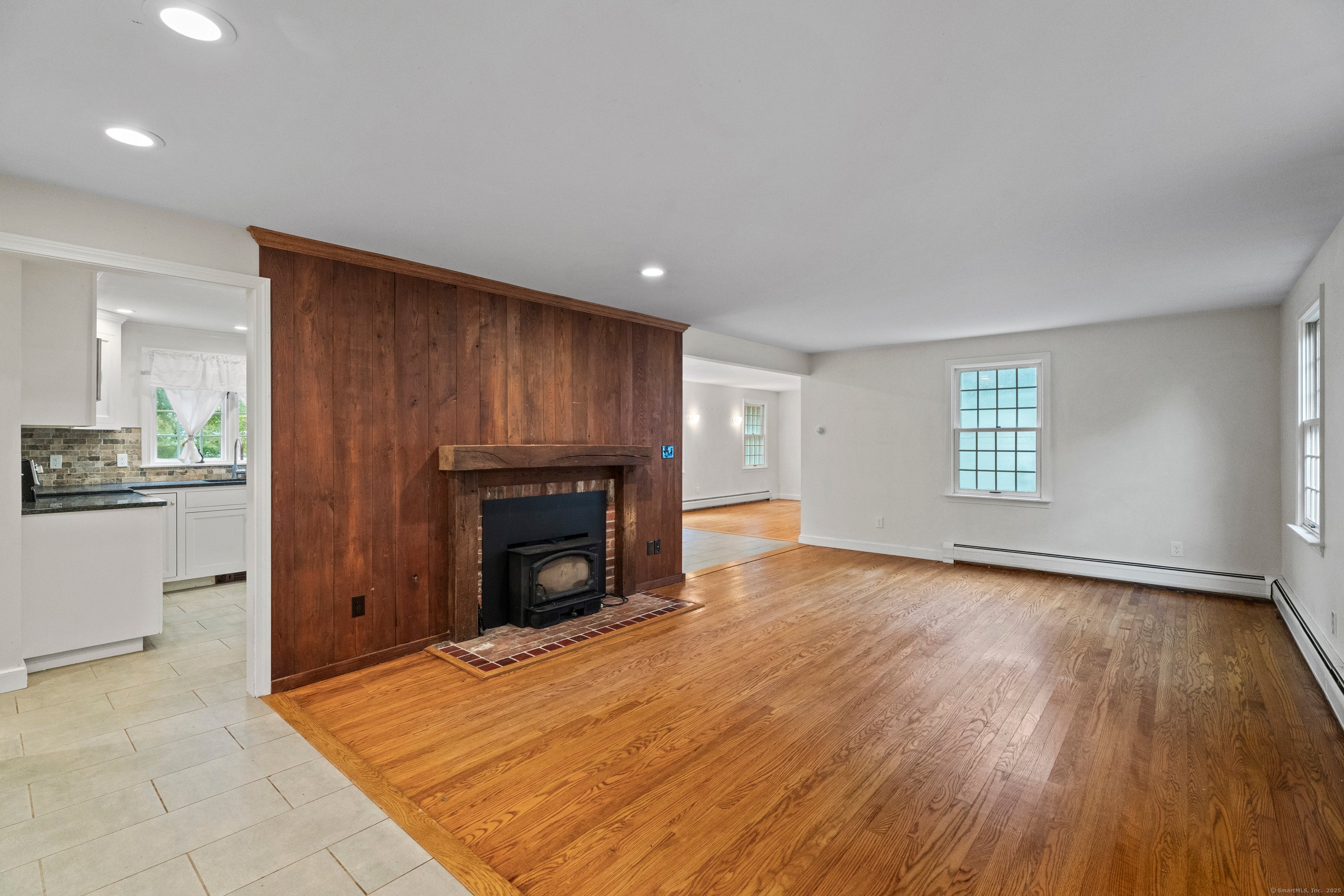 Roxbury, Connecticut, 06783, United States, 3 Bedrooms Bedrooms, ,2 BathroomsBathrooms,Residential,Active,2007143