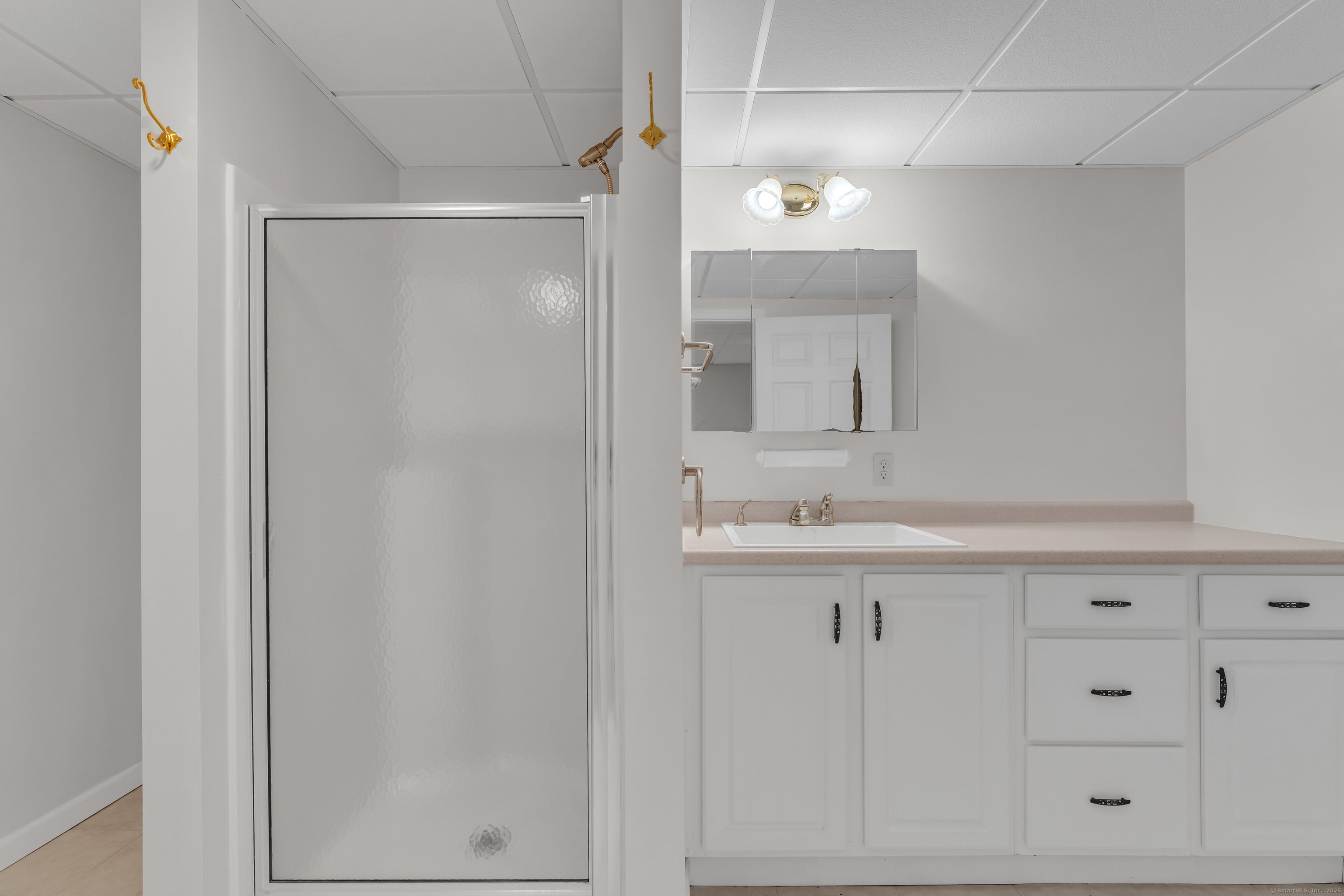 Old Lyme, Connecticut, 06371, United States, 3 Bedrooms Bedrooms, ,5 BathroomsBathrooms,Residential,Active,1944260