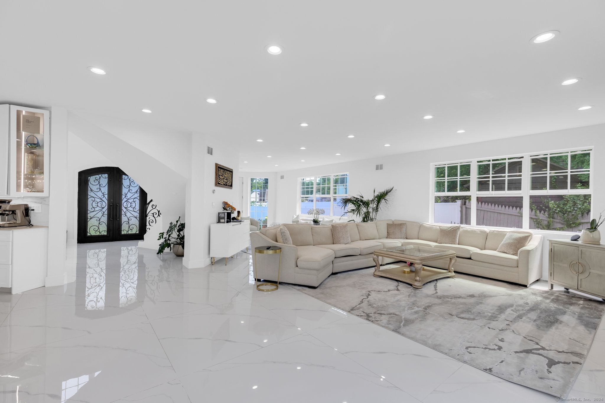 Stamford, Connecticut, 06905, United States, ,4 BathroomsBathrooms,Residential,Active,1702584